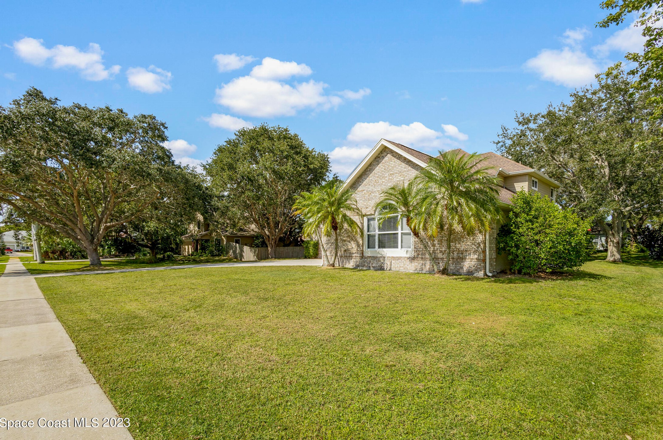 370 Oak Lake Pl, Merritt Island, FL 32953-8226
