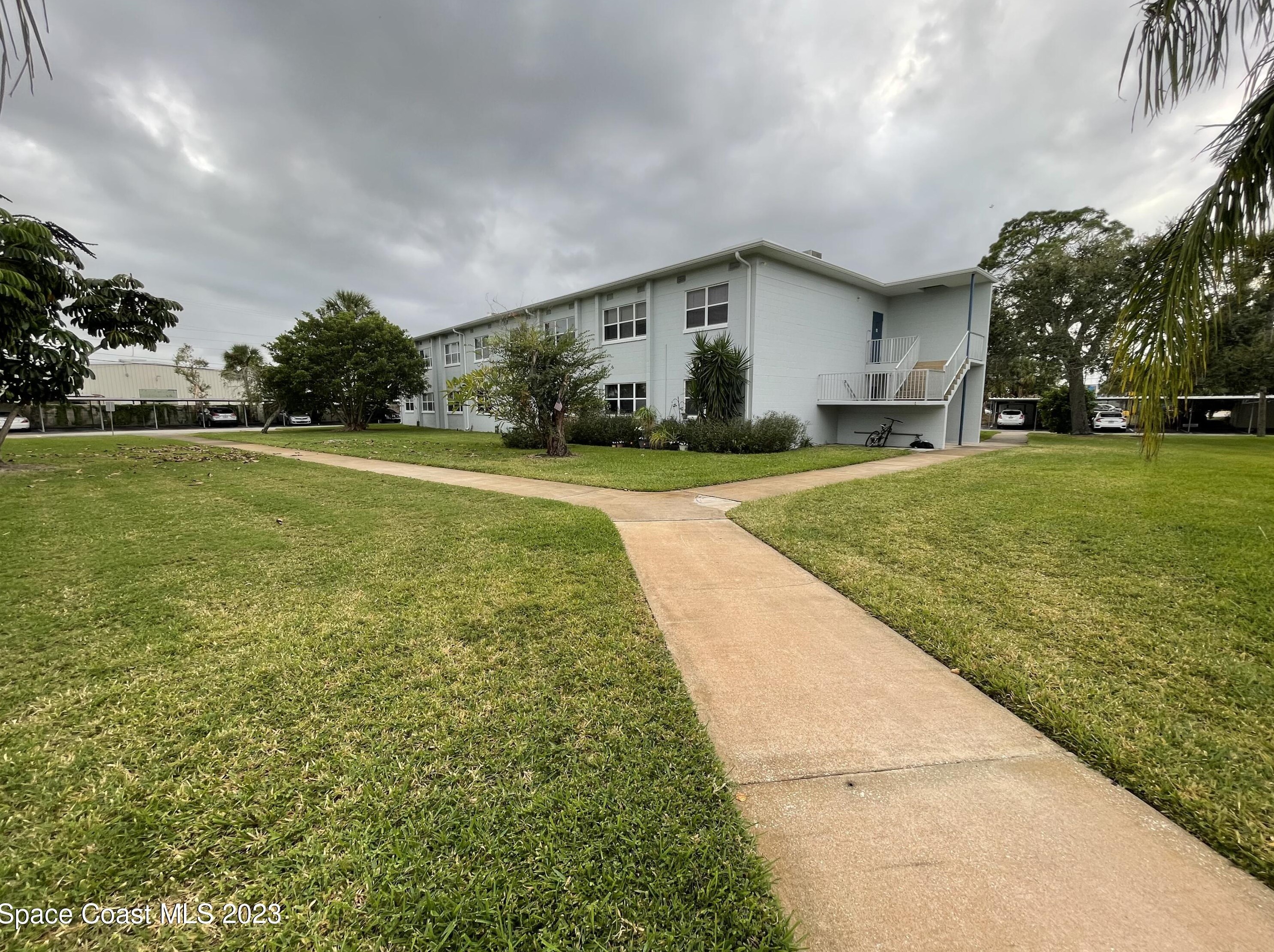 100 Mutiny Ln, Merritt Island, FL 32952-2556