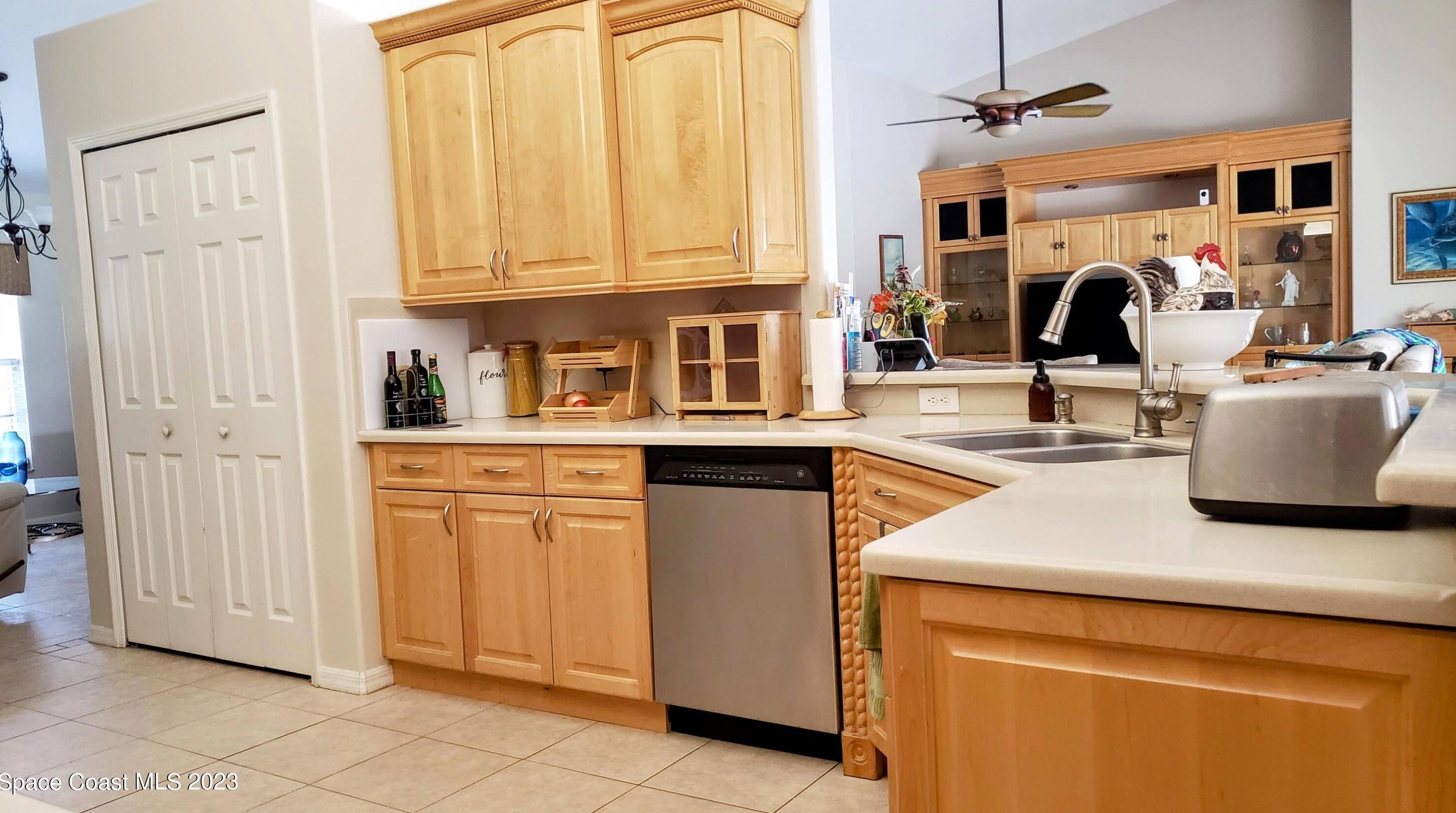 1832 Winding Rdg Cir, Melbourne FL  32909-2316 exterior