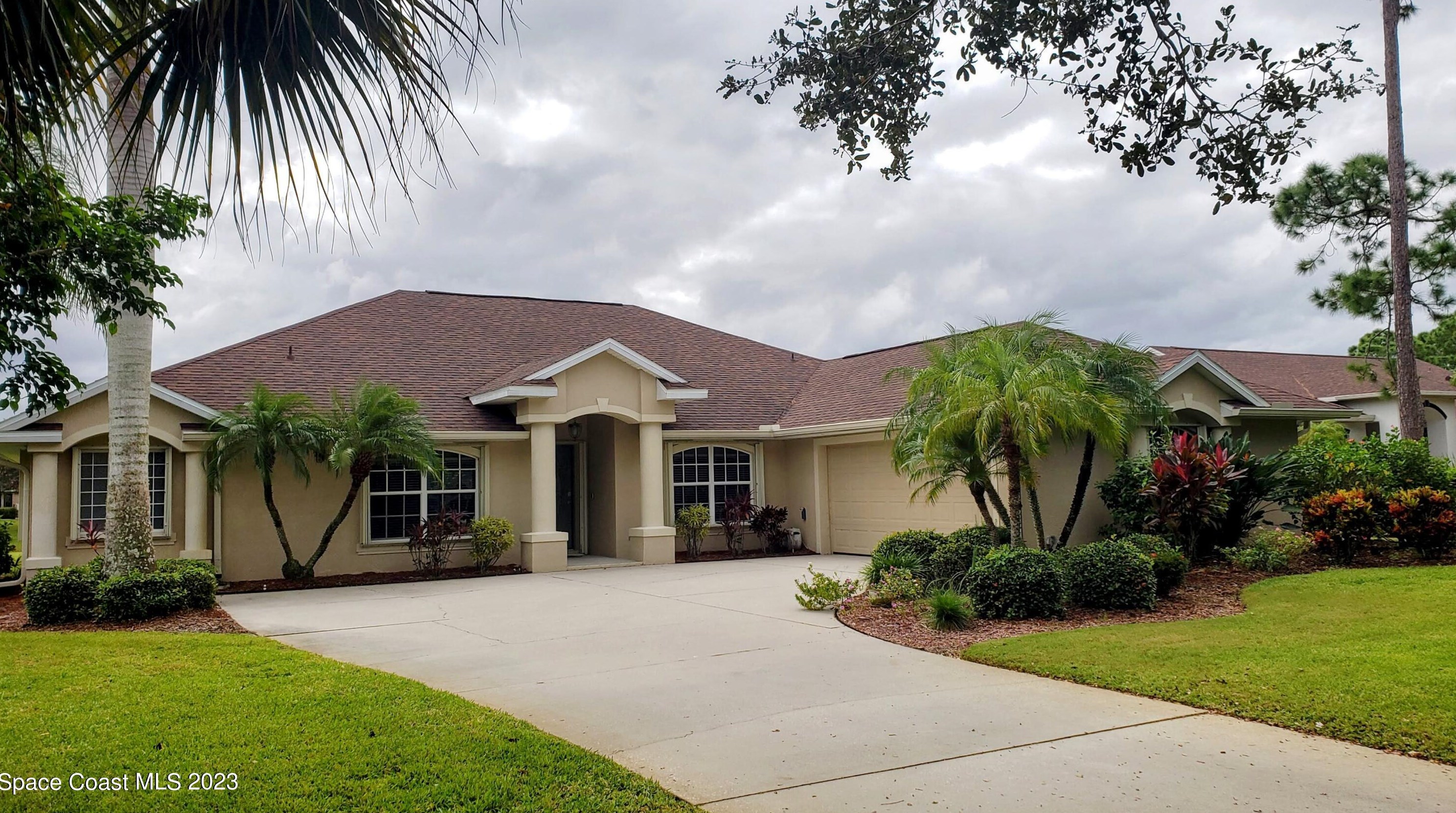 1832 Winding Rdg Cir, Melbourne FL  32909-2316 exterior