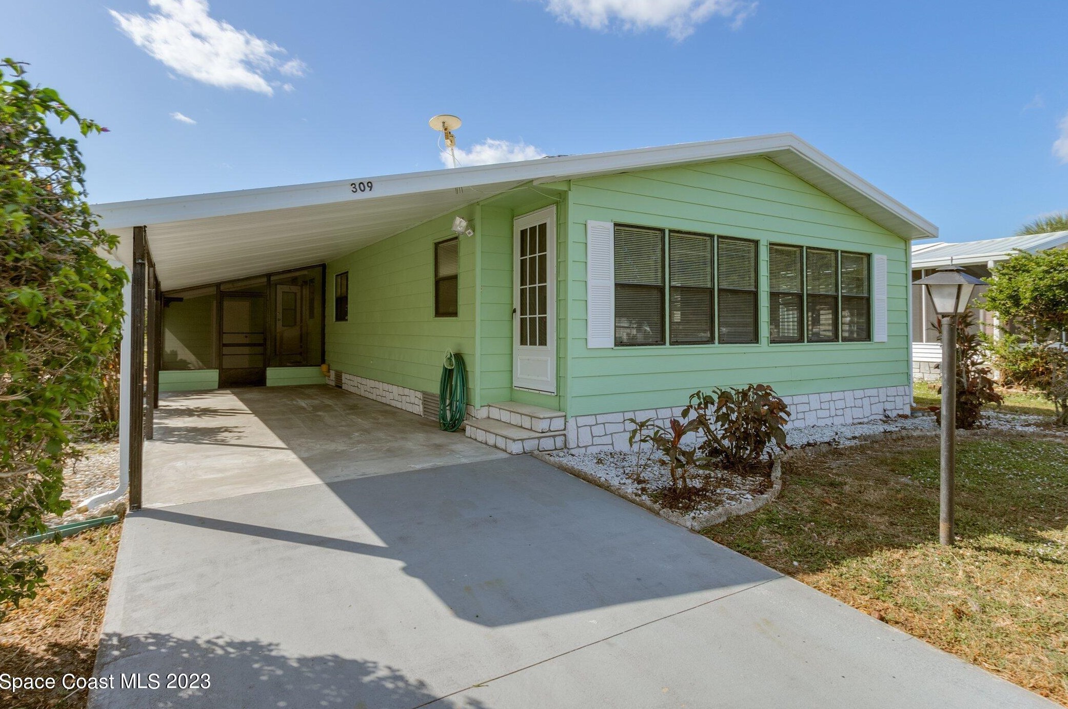 309 Avocado Dr, Sebastian, FL 32976