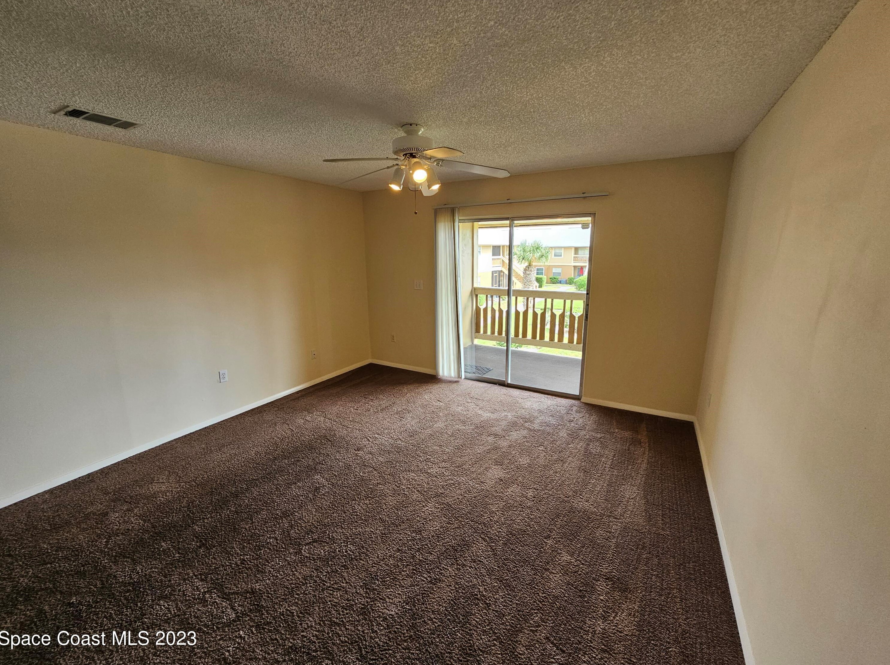 243 Cambridge Ln, Melbourne, FL 32935-1407