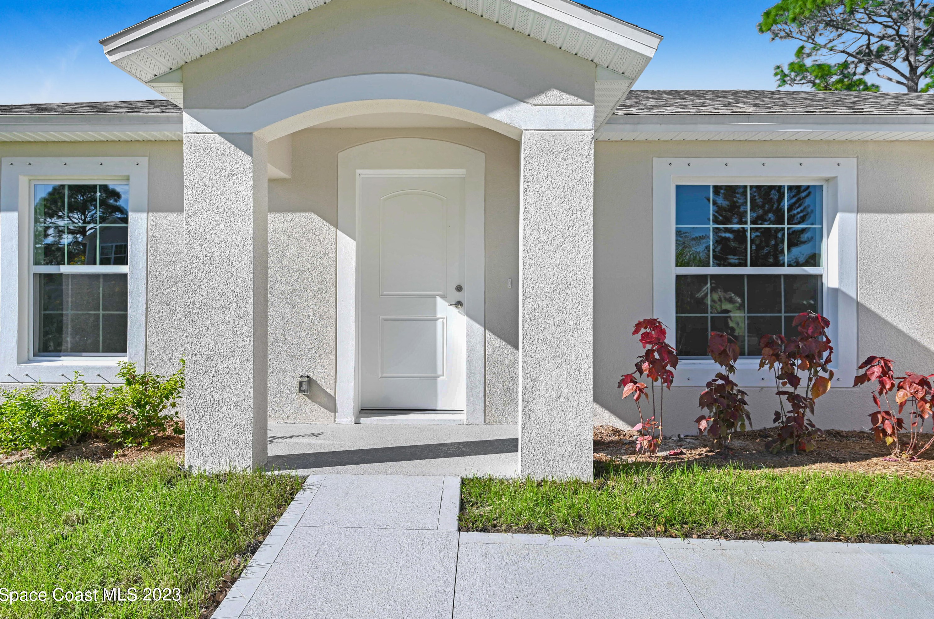 1502 Leeward Ave, Melbourne, FL 32909-5639