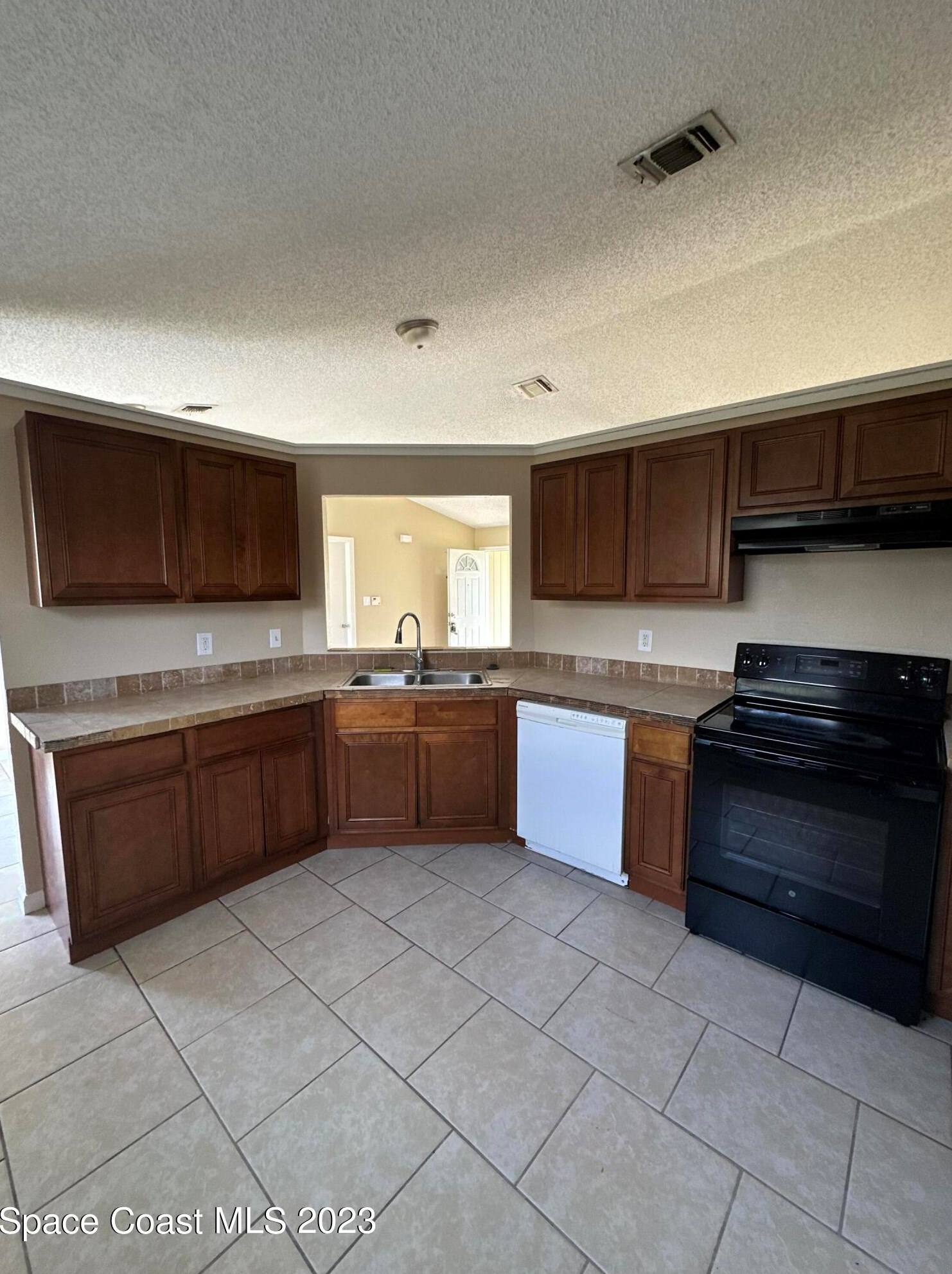761 Seven Gables Cir Se, Melbourne, FL 32909