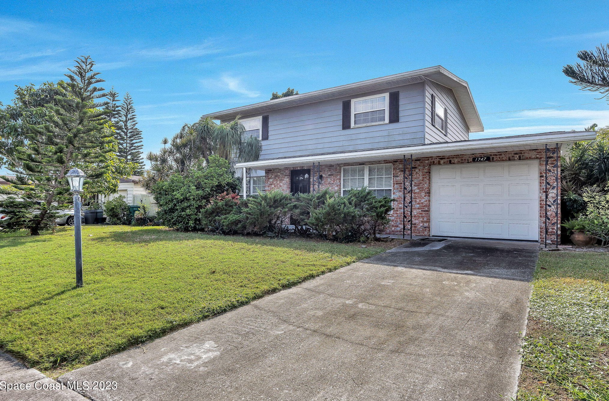 1747 Ixora Dr, Melbourne, FL 32935-4963