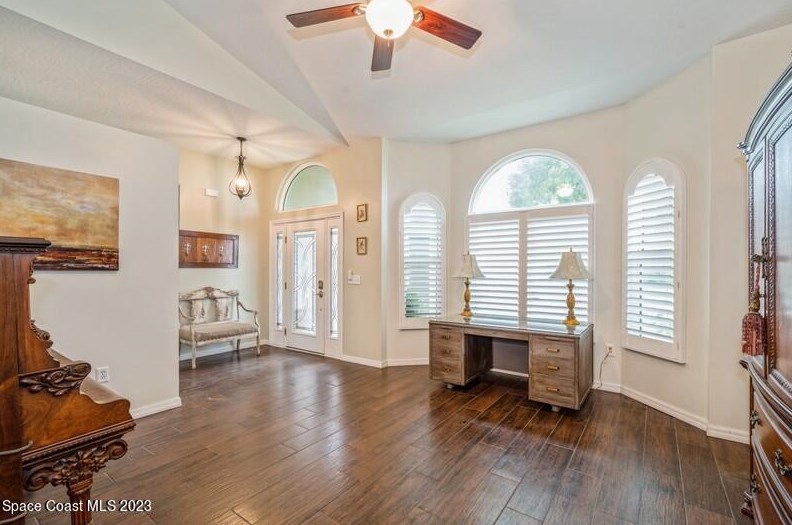 948 Whisperoak Dr, Melbourne, FL 32901-8135