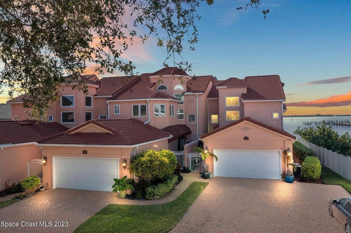 254 Seaview St, Melbourne, FL 32951-3474