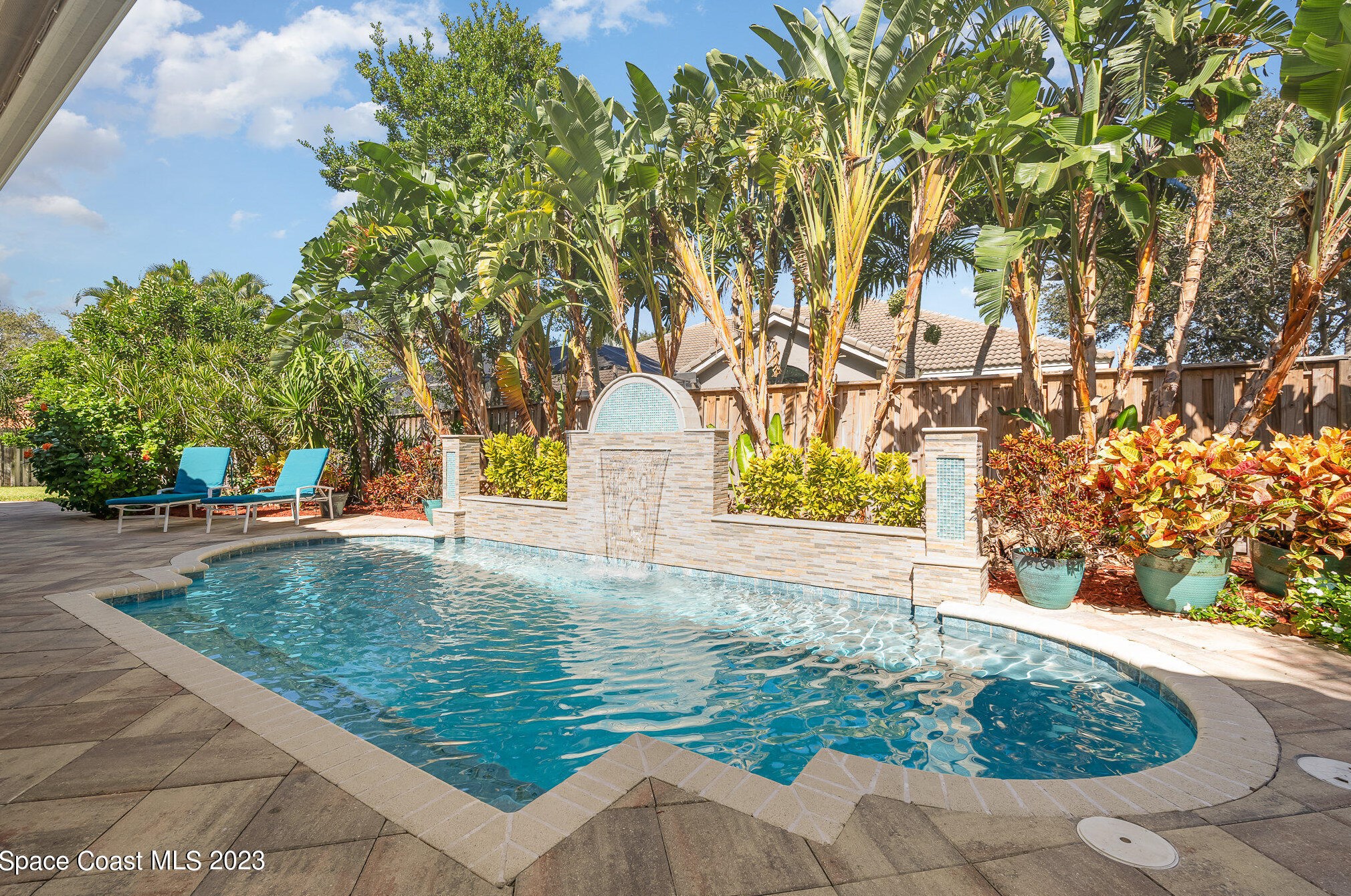 426 Southampton Dr, Melbourne, FL 32903-4038