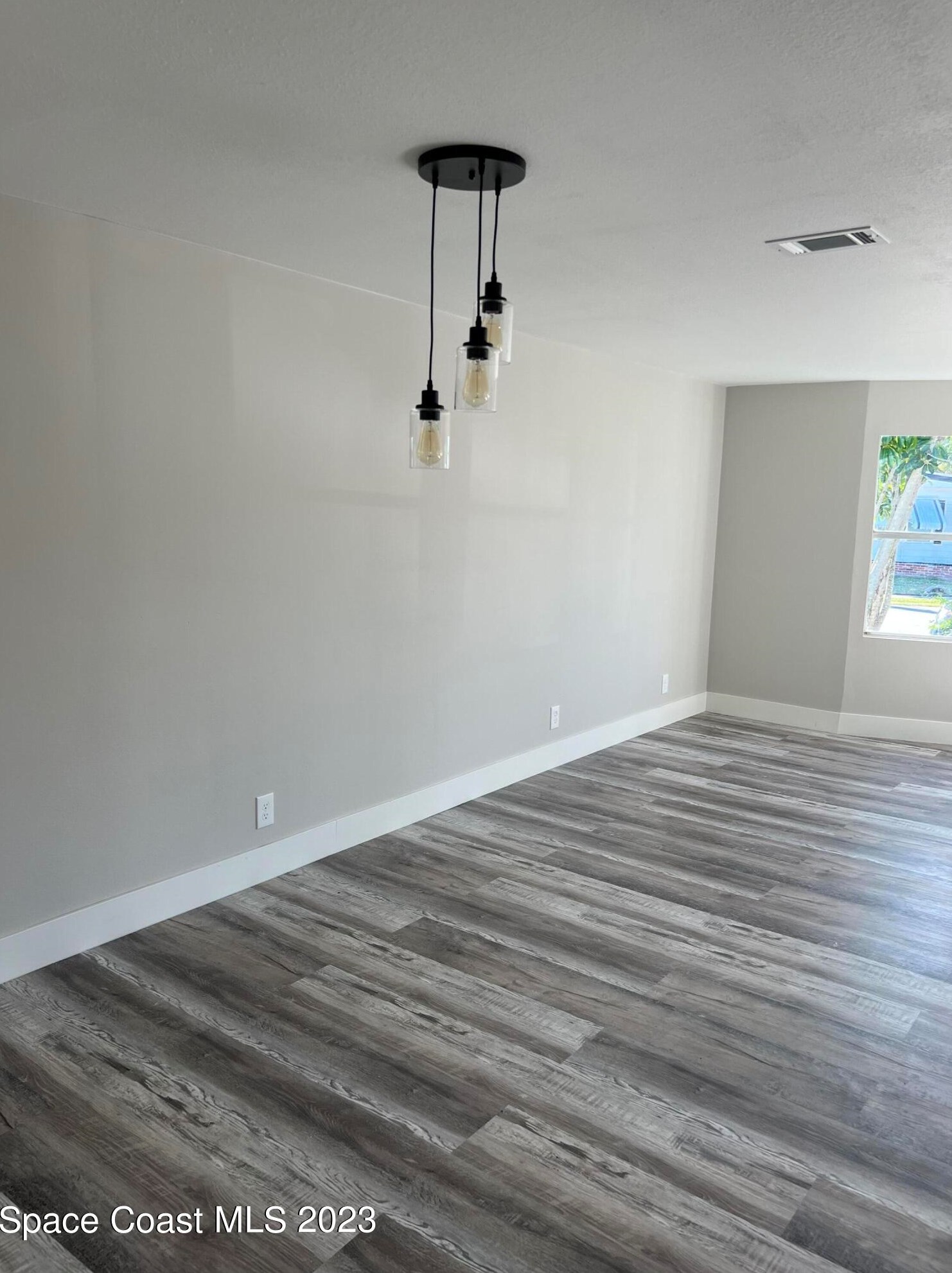 1781 Mango St Ne, Melbourne, FL 32905