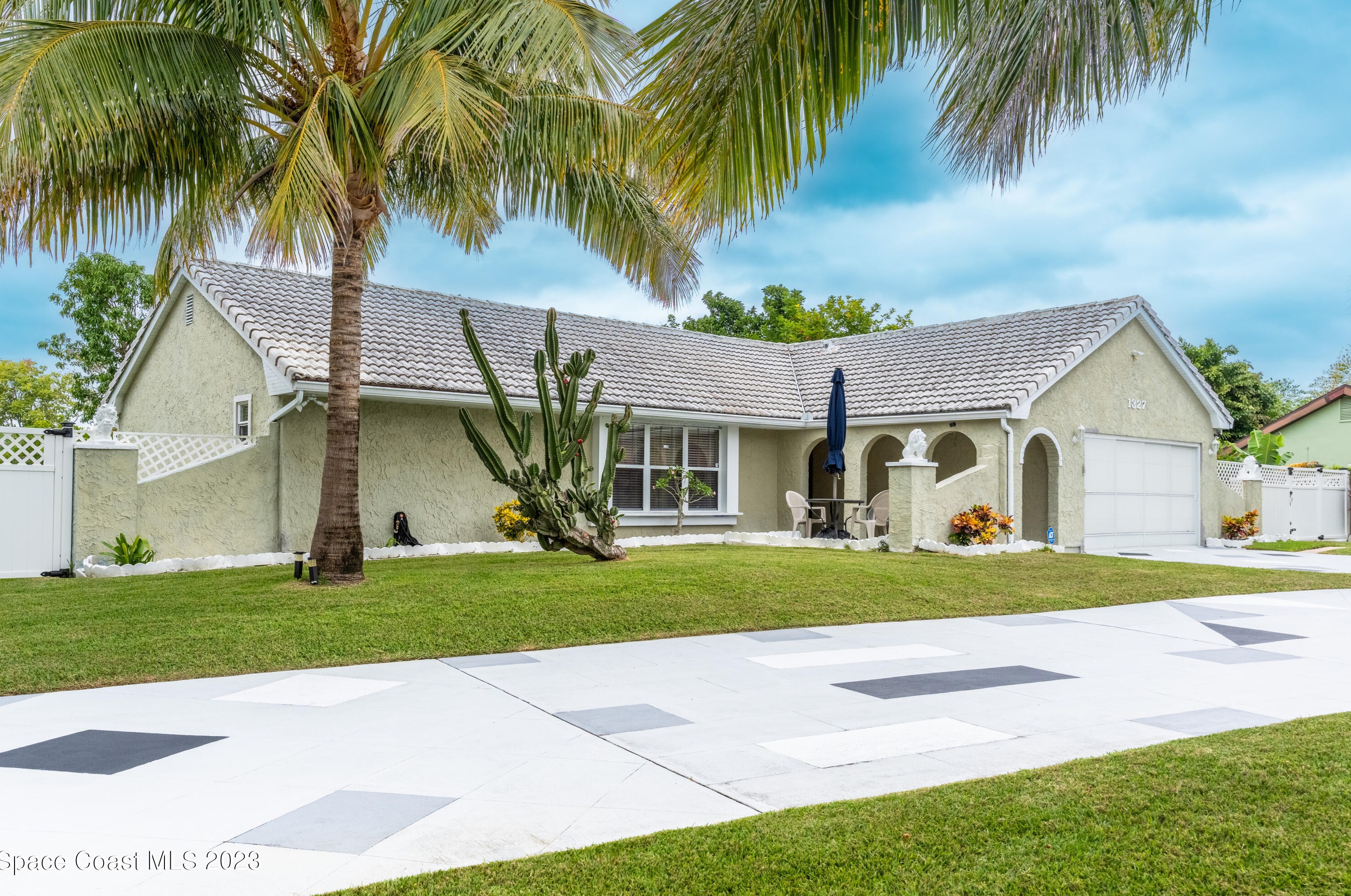 1327 Cherry Hills Rd Ne, Melbourne, FL 32905