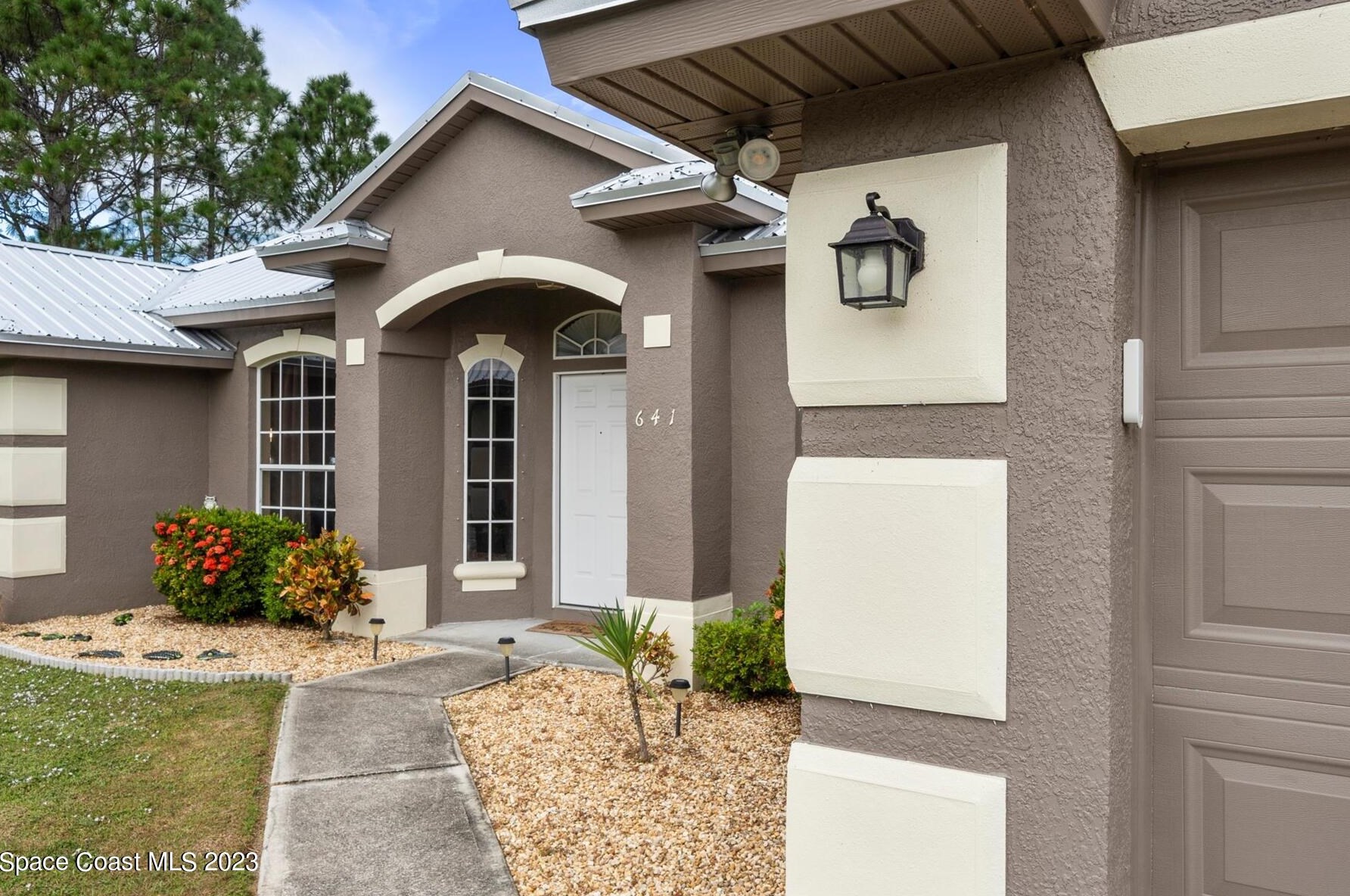 641 Gagnon St, Melbourne, FL 32909-8620