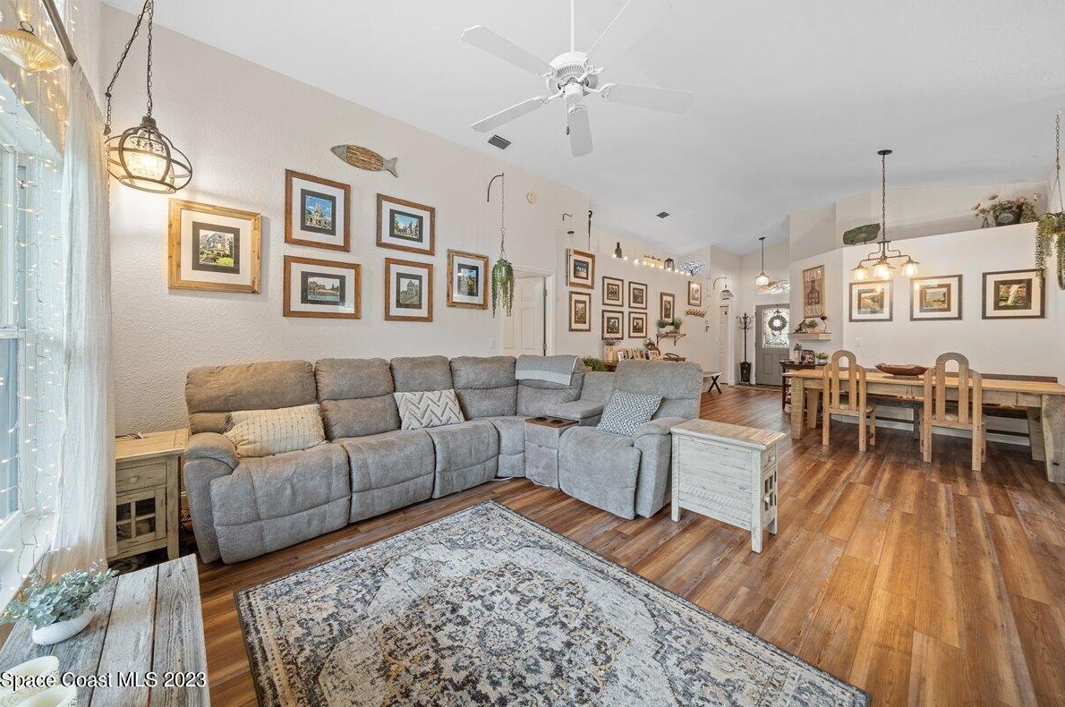5572 Cord Grass Ln, Melbourne FL  32951-3366 exterior