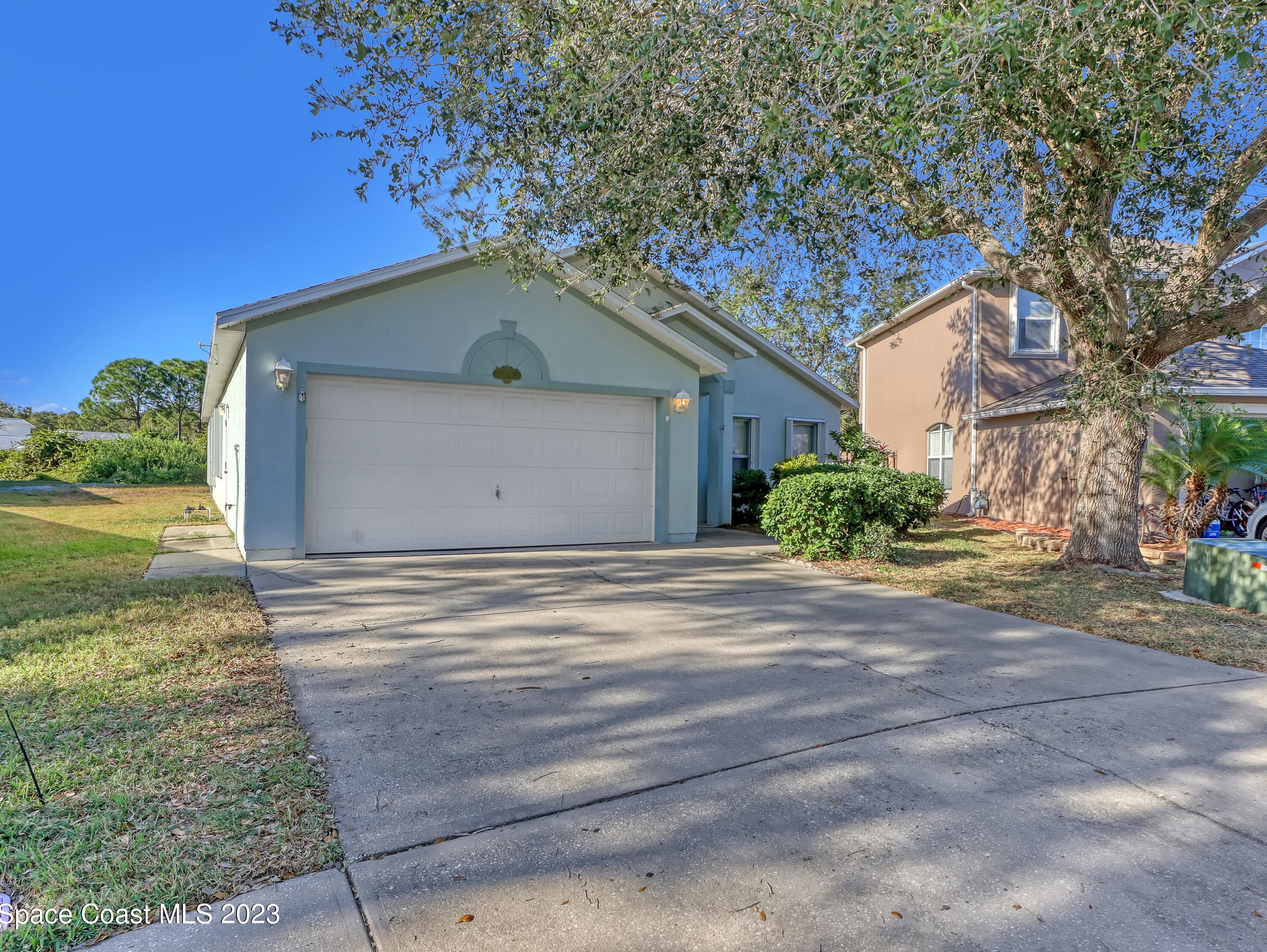 2170 Spring Creek Cir, Melbourne, FL 32905-4033