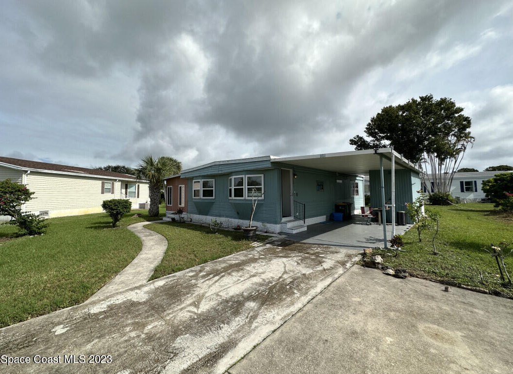 801 Juniper Dr, Sebastian, FL 32976