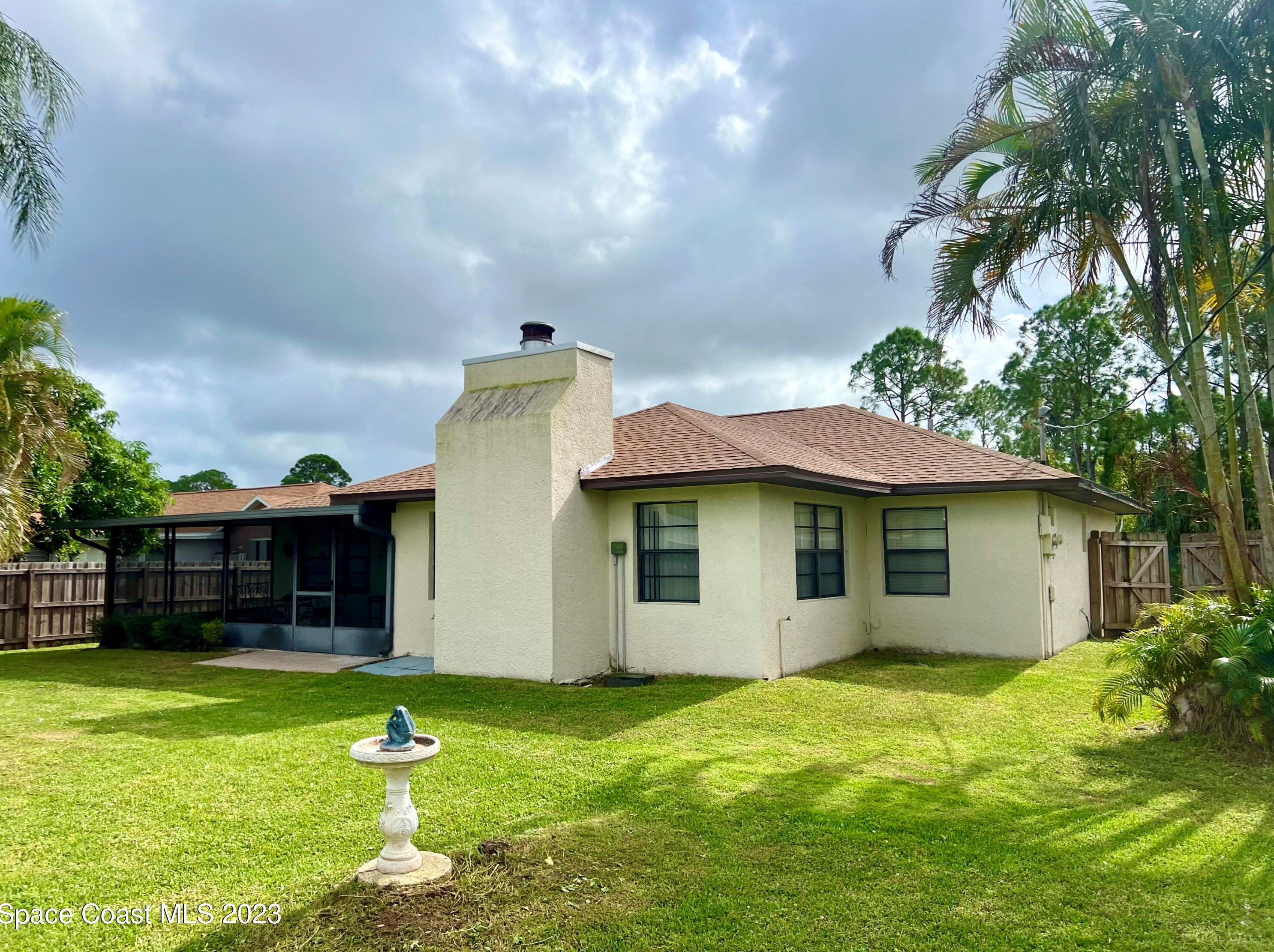 1583 Heartwellville St, Melbourne FL  32907-7062 exterior