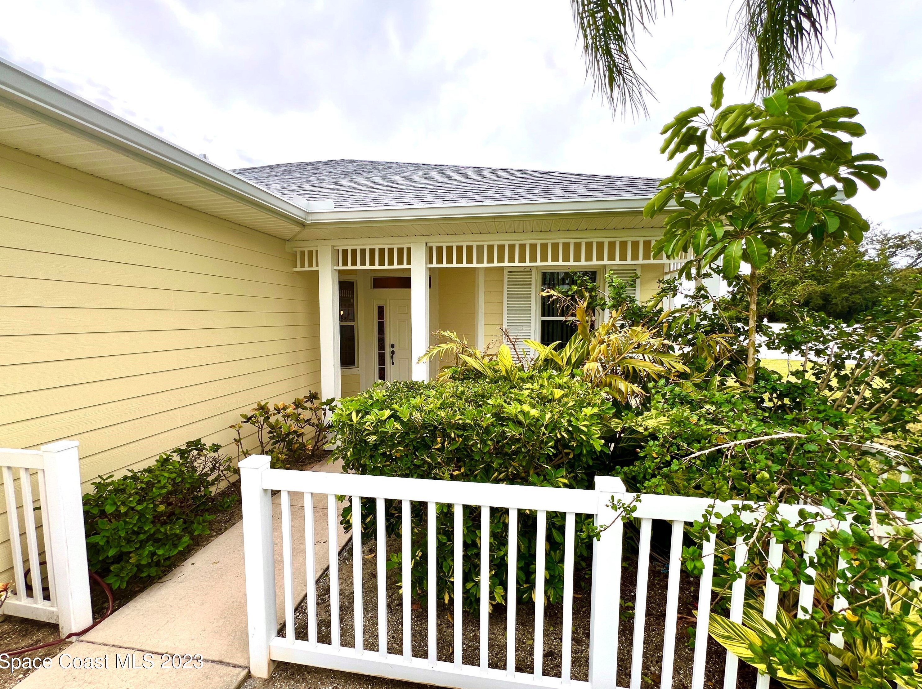 1008 Eleuthera Dr, Melbourne, FL 32905-4400