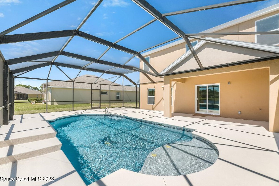 448 Easton Forest Cir Se, Melbourne, FL 32909