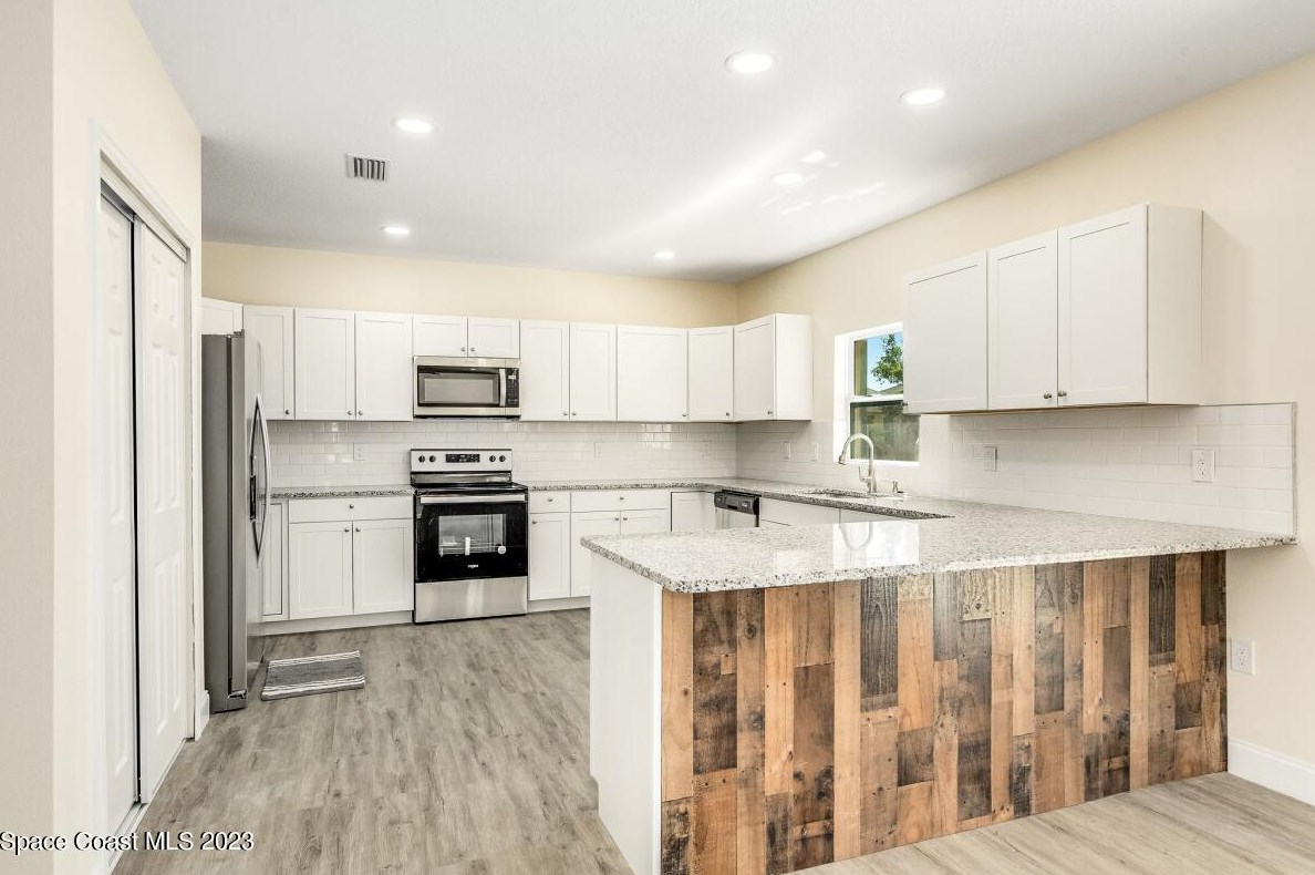 448 Easton Forest Cir, Melbourne FL  32909-6844 exterior