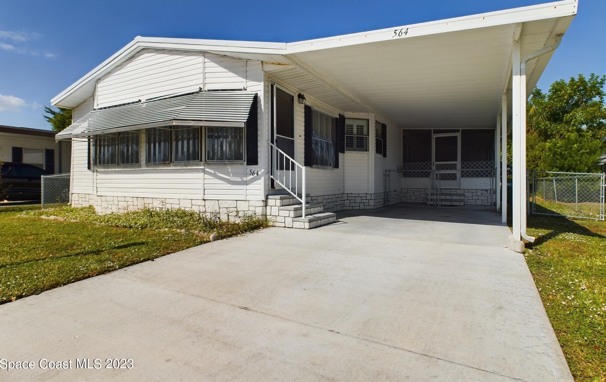 564 Tarpon Dr, Sebastian, FL 32976