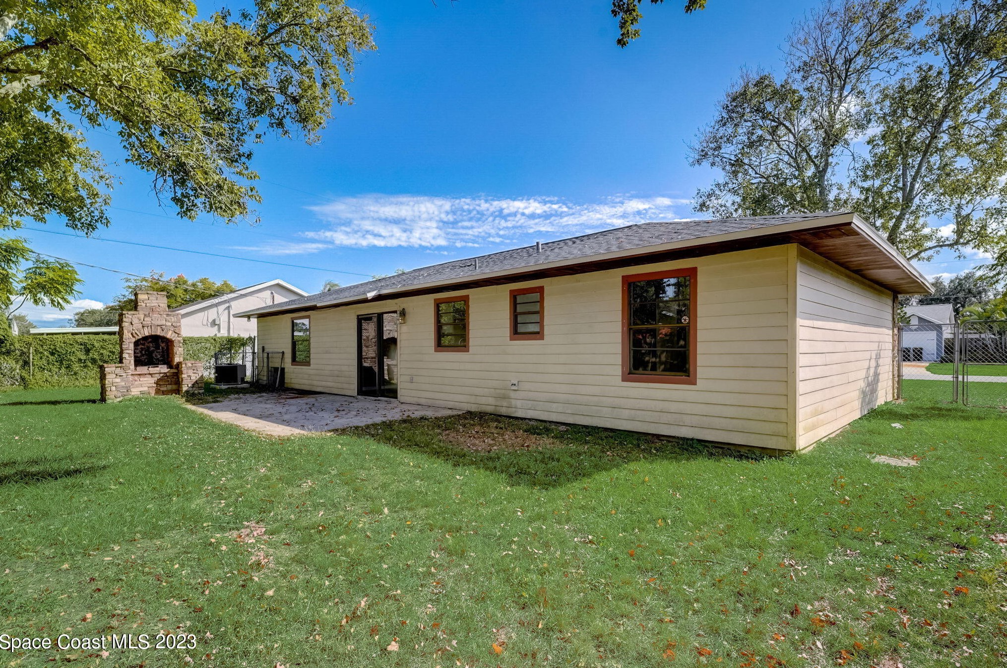 1825 Cleveland St, Melbourne FL  32905-5128 exterior