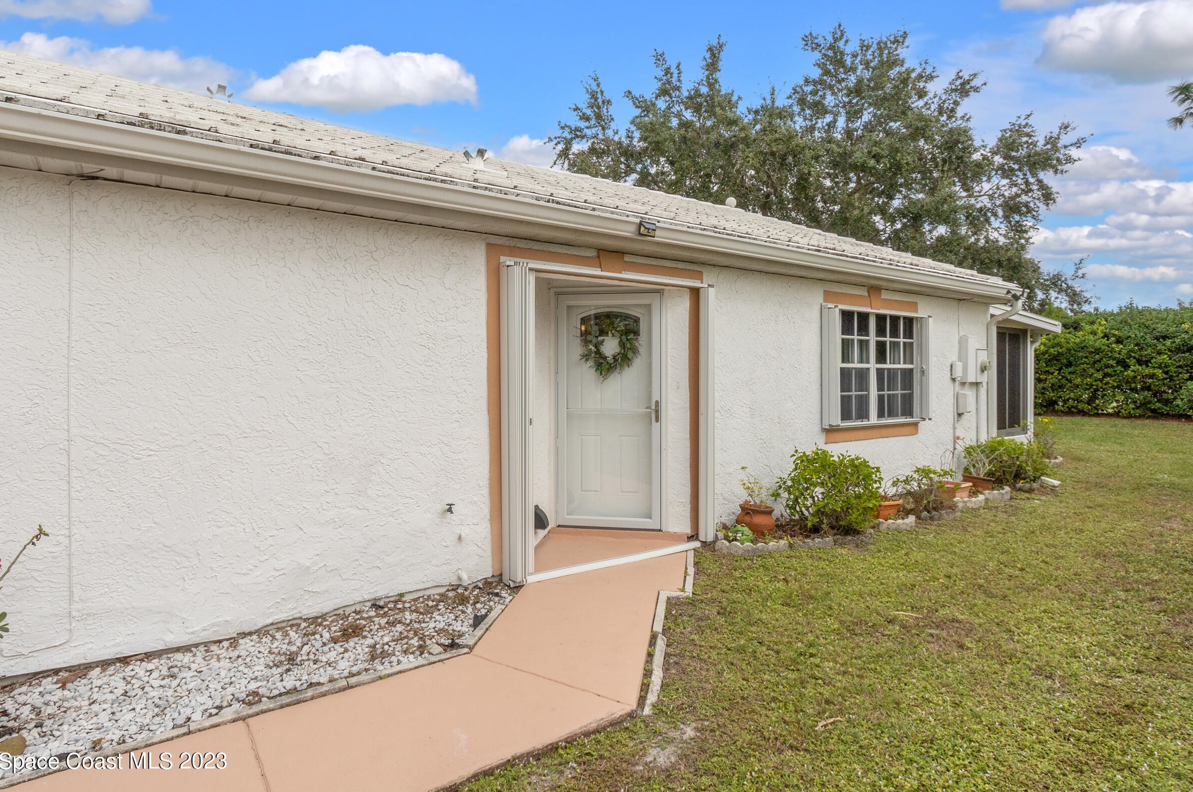 921 Wateroak Dr, Melbourne, FL 32905-8613