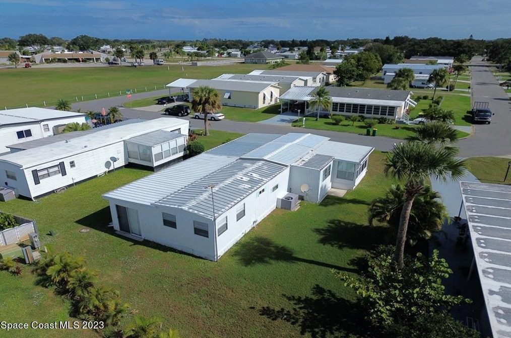 925 Hawthorn Cir, Sebastian, FL 32976