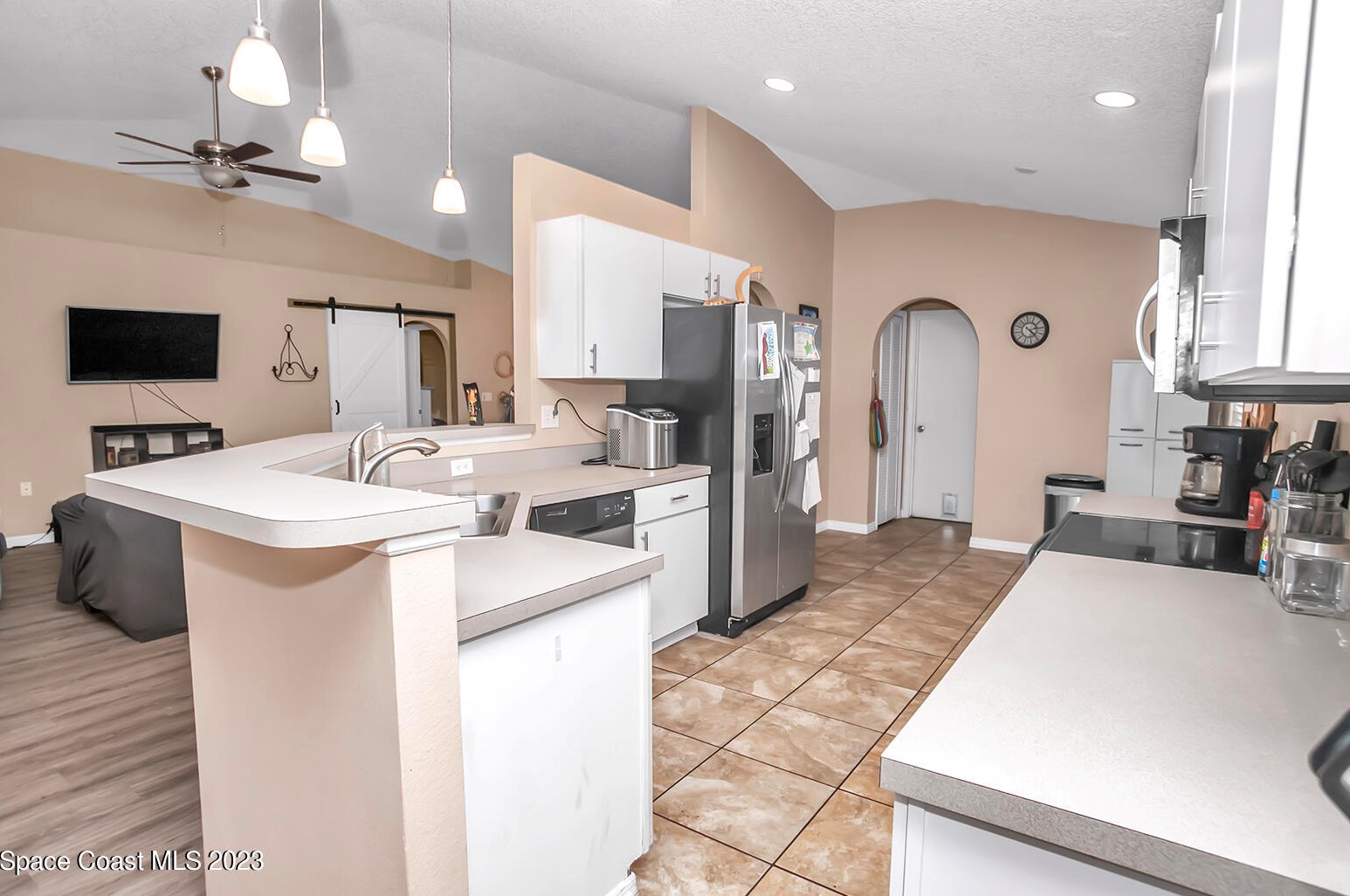 1528 Vista Lake Cir, Melbourne, FL 32904-1815