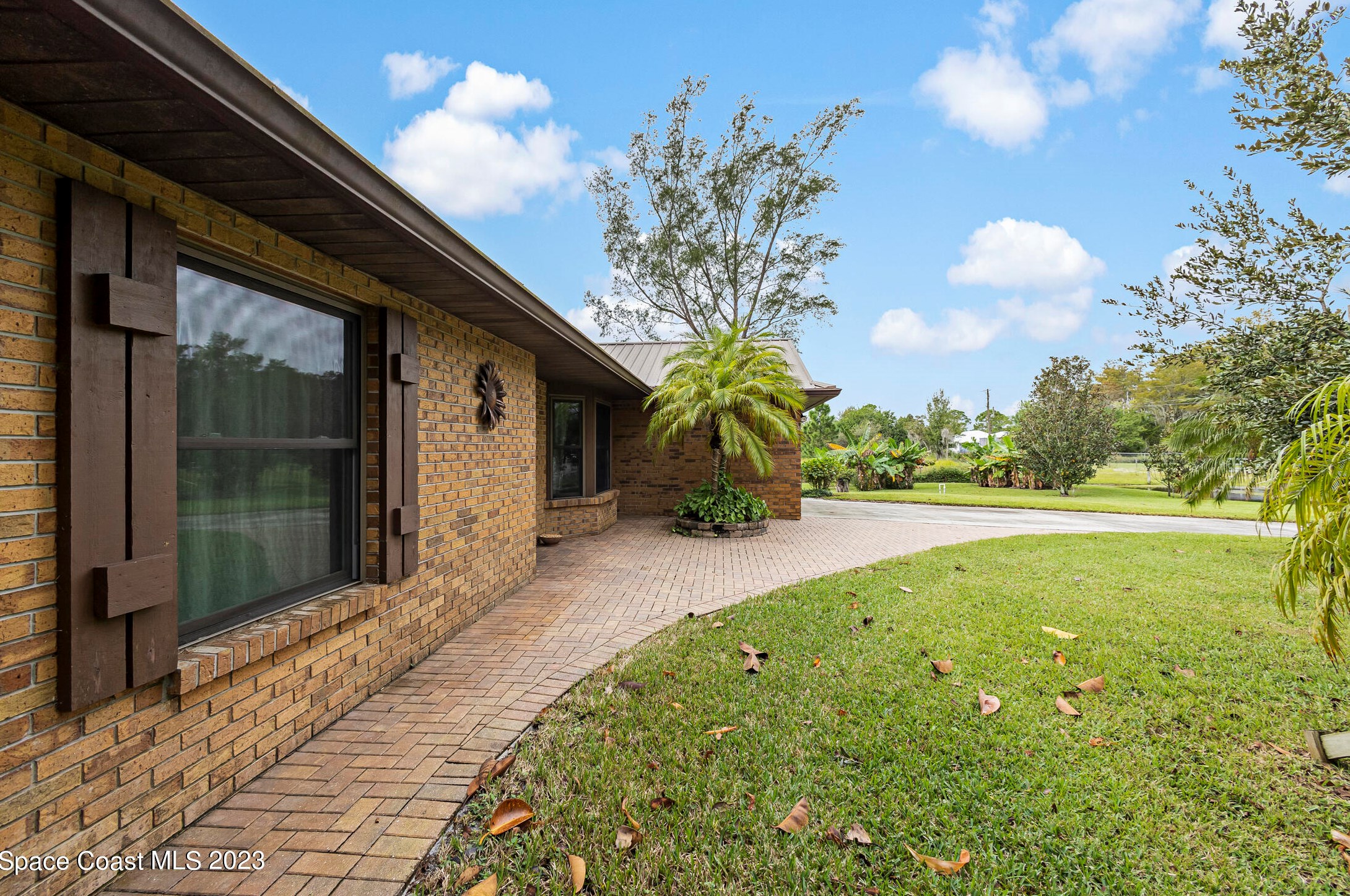 1590 Oakfield Ave, Melbourne, FL 32909-5149