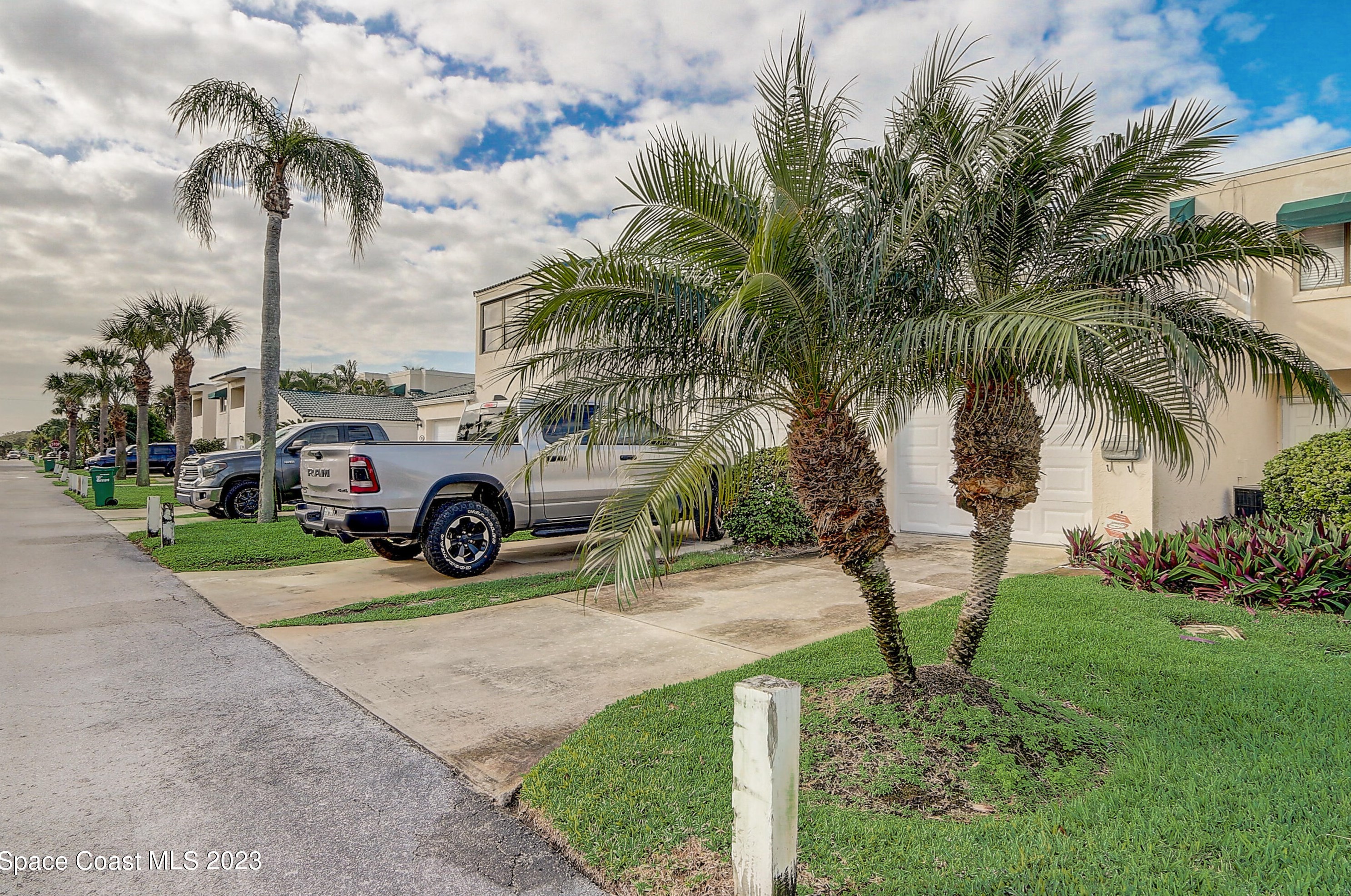 22 Emerald Ct, Melbourne, FL 32937-3922