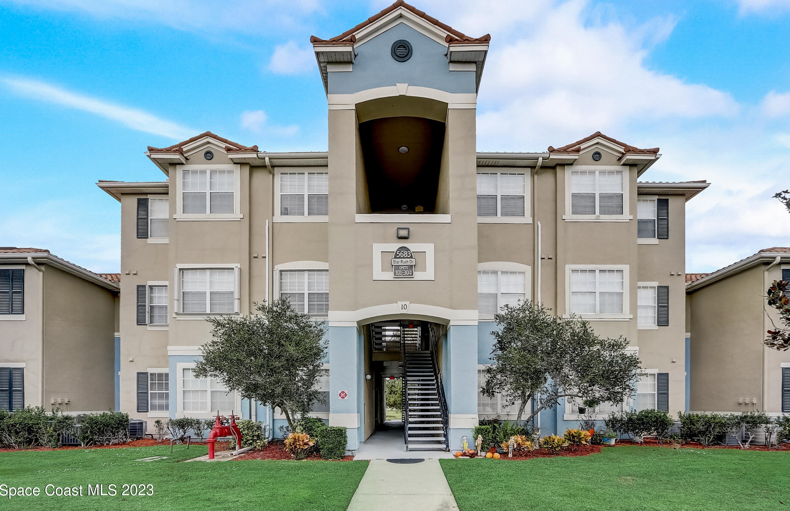 5683 Star Rush Dr, Melbourne, FL 32940-6228