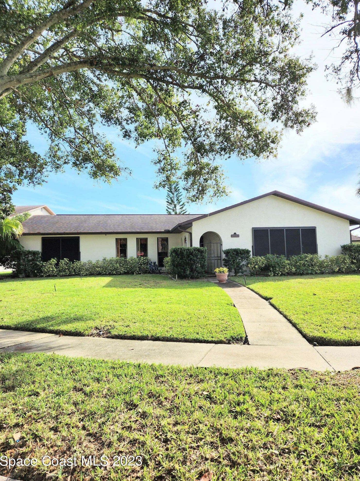 3555 Sawgrass Dr, Titusville, FL 32780