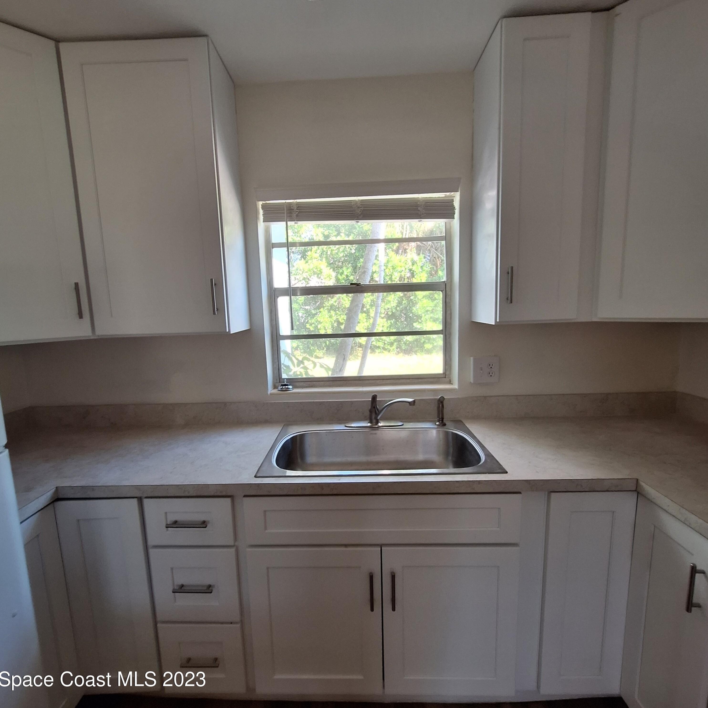 466 Laurie St, Melbourne, FL 32935