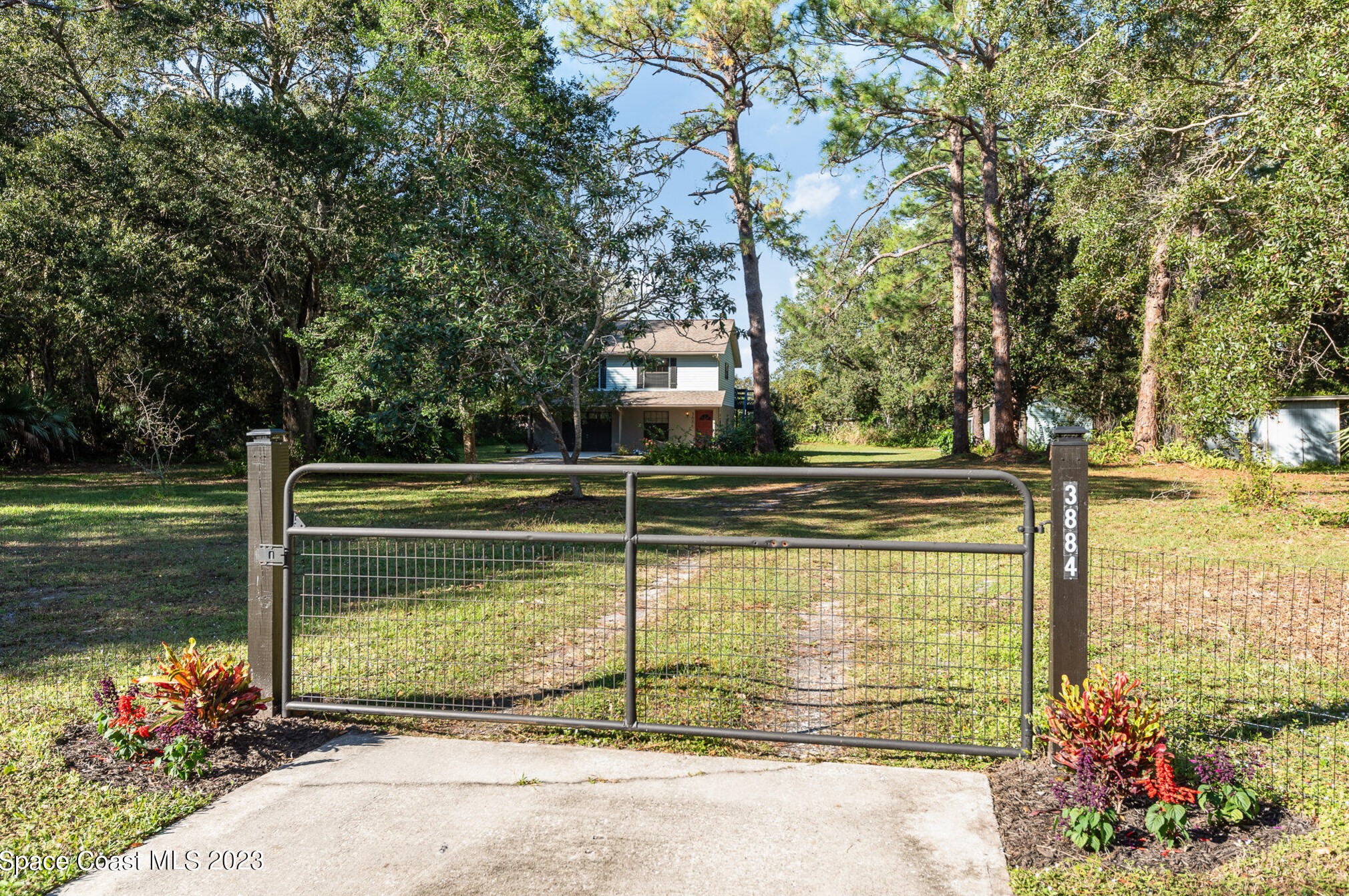 3884 Sterling St, Mims, FL 32754
