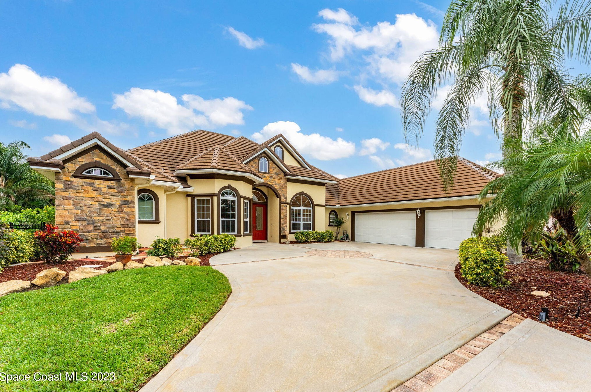 113 Rainbow St, Merritt Island, FL 32952-6240
