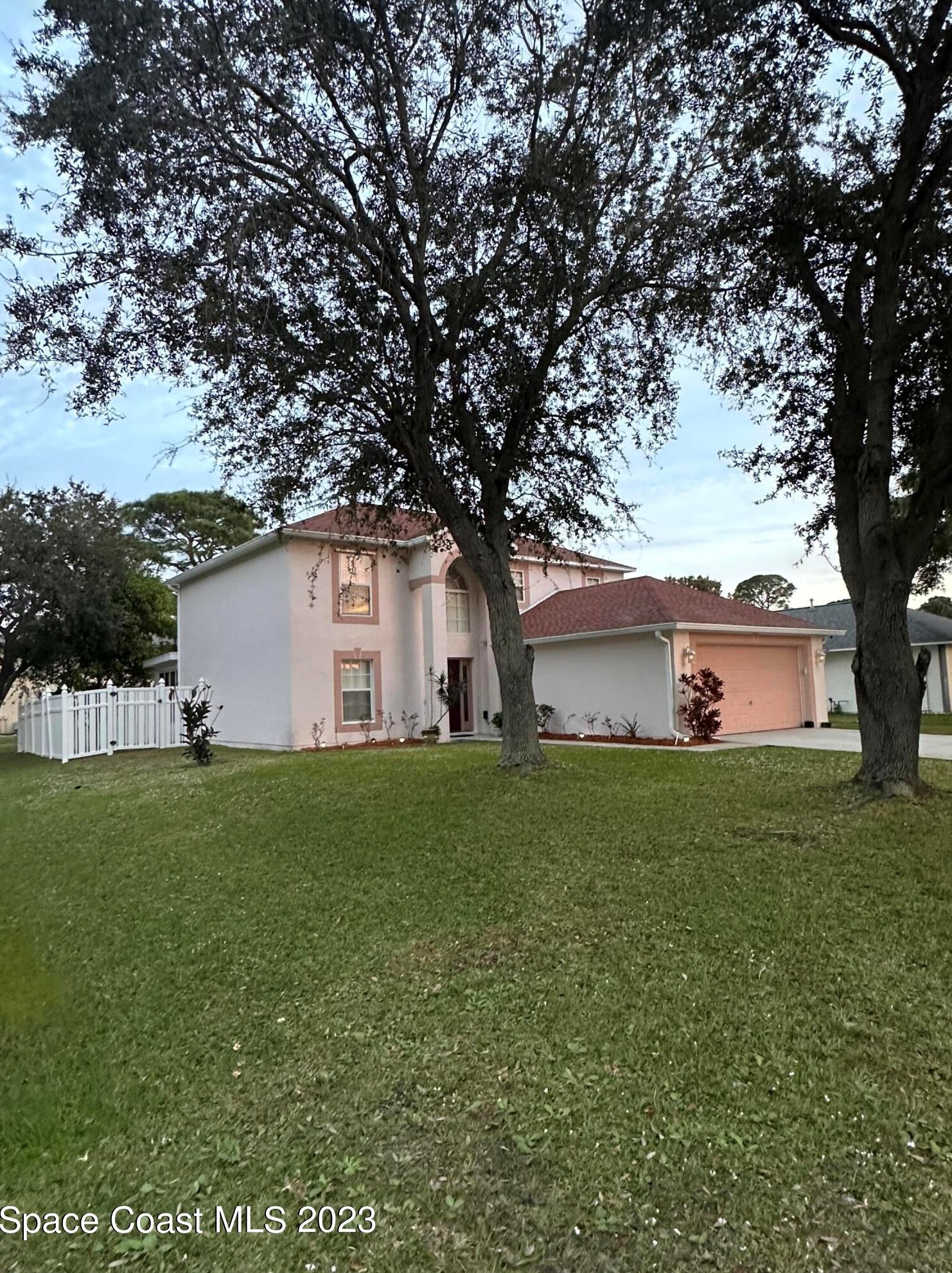 1055 Red Bud Cir, Melbourne, FL 32955-4497