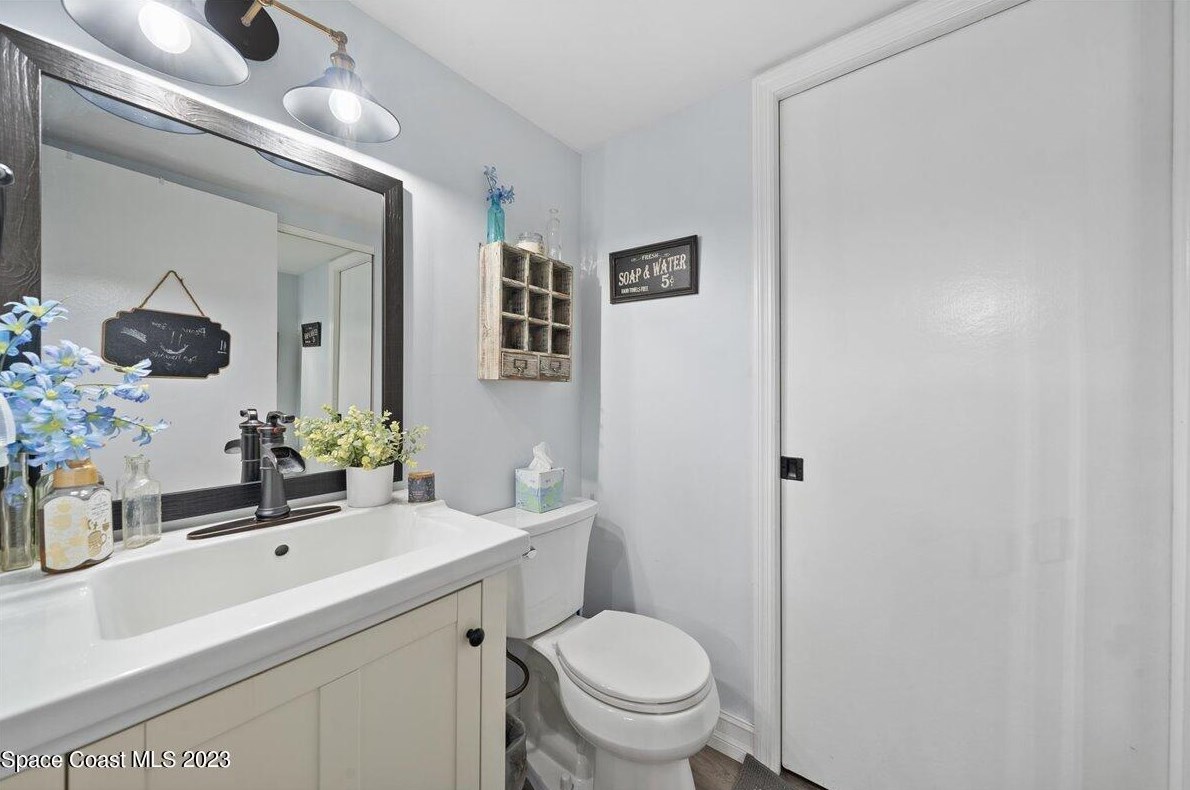 2113 Vista Oaks Cir, Melbourne FL  32905-3121 exterior