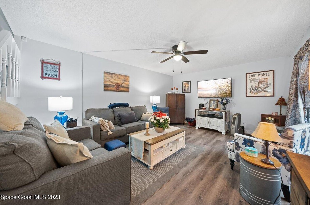 2113 Vista Oaks Cir, Melbourne FL  32905-3121 exterior