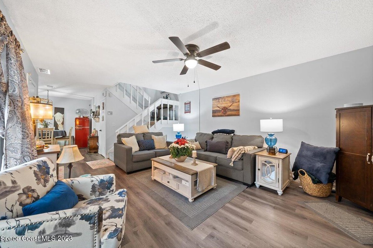 2113 Vista Oaks Cir, Melbourne FL  32905-3121 exterior