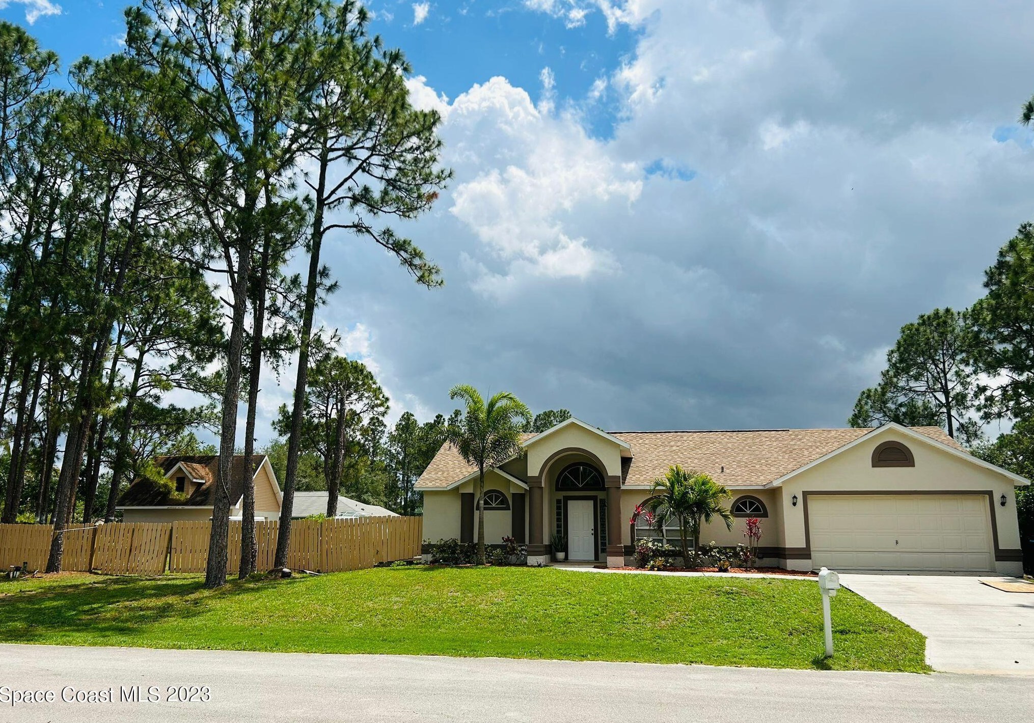 1246 Harwick St Sw, Melbourne, FL 32908