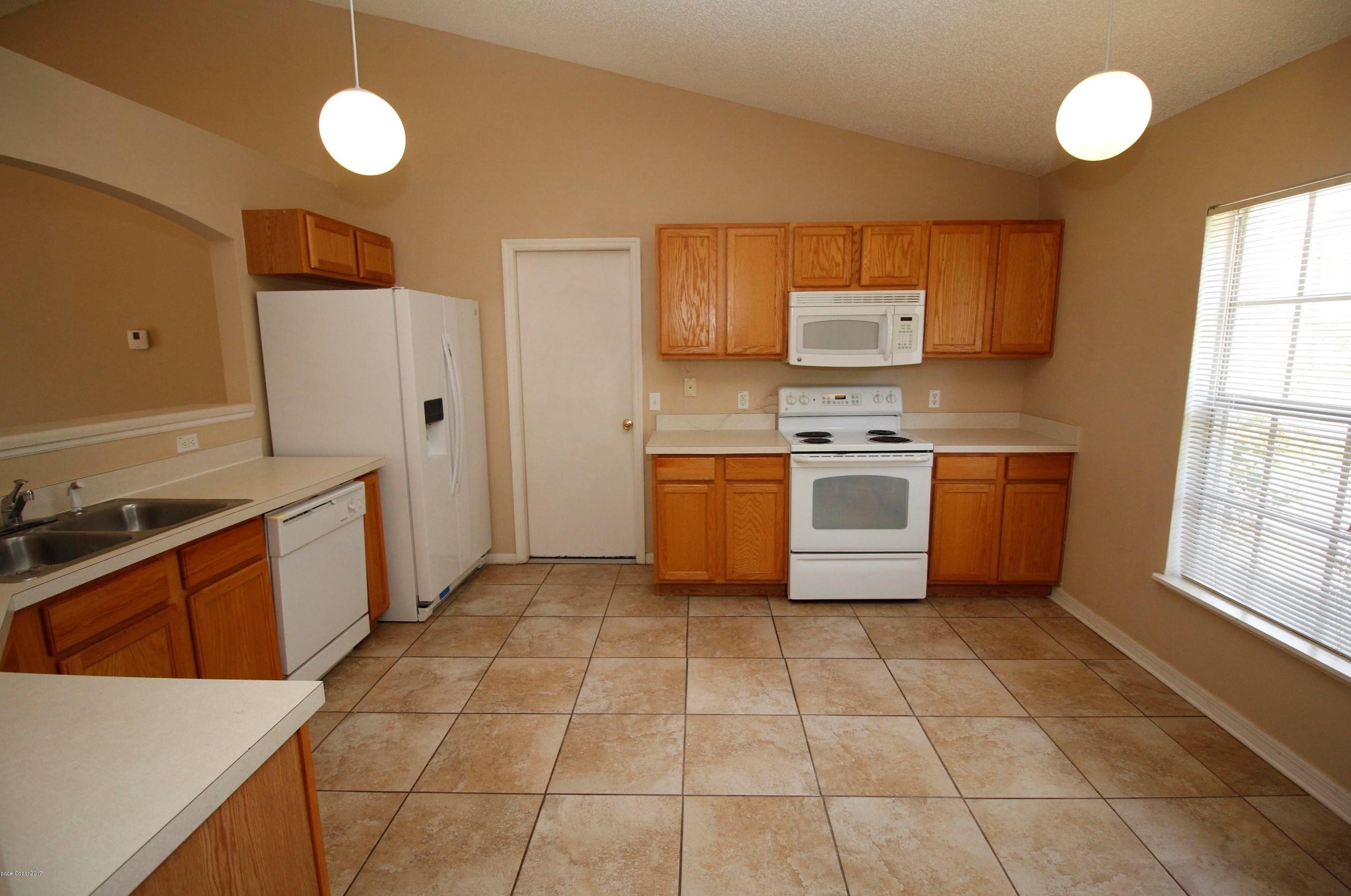 830 Schomer Ave Sw, Melbourne, FL 32908