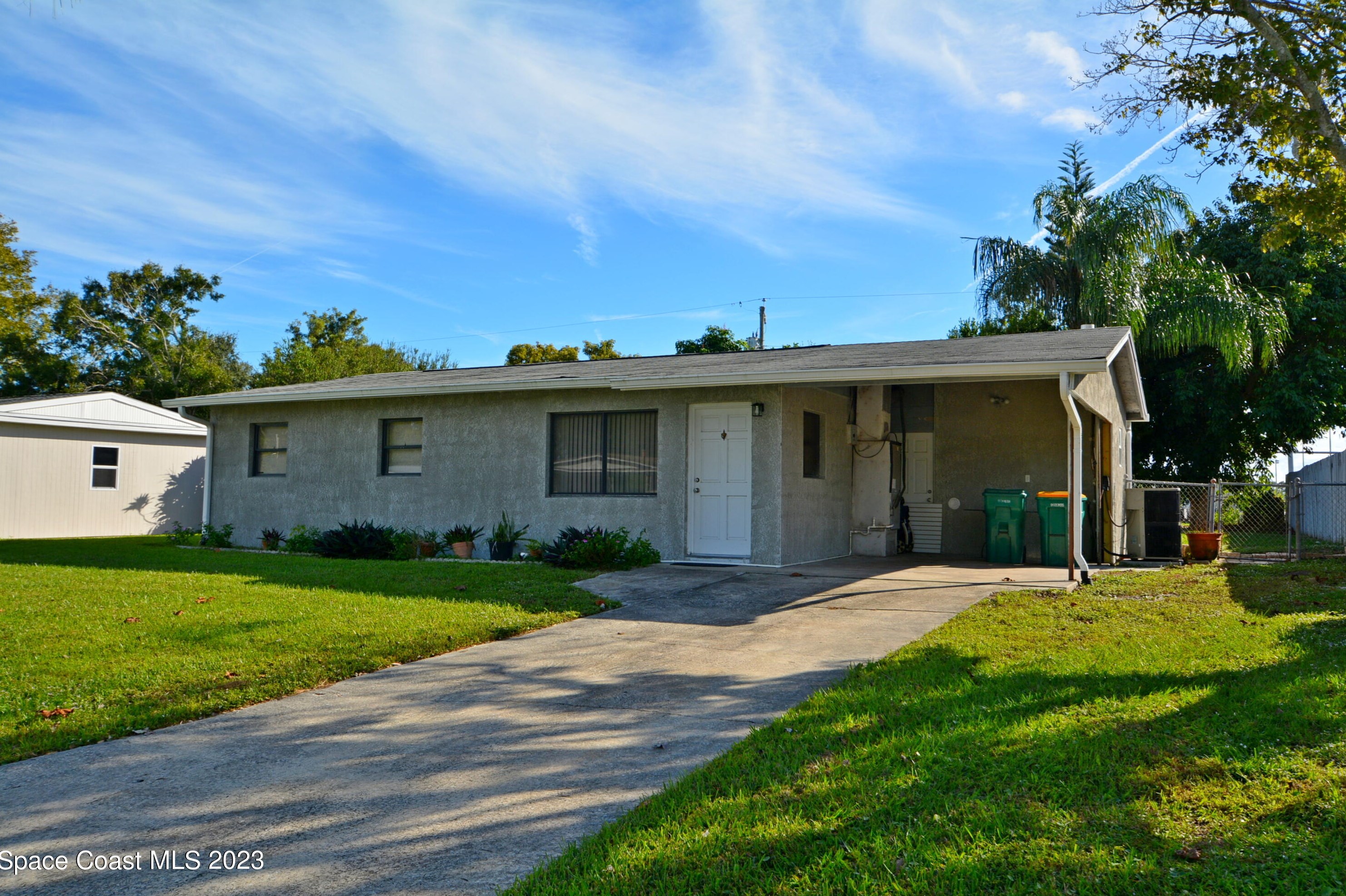 2579 Coventry Rd, Melbourne, FL 32935-2922