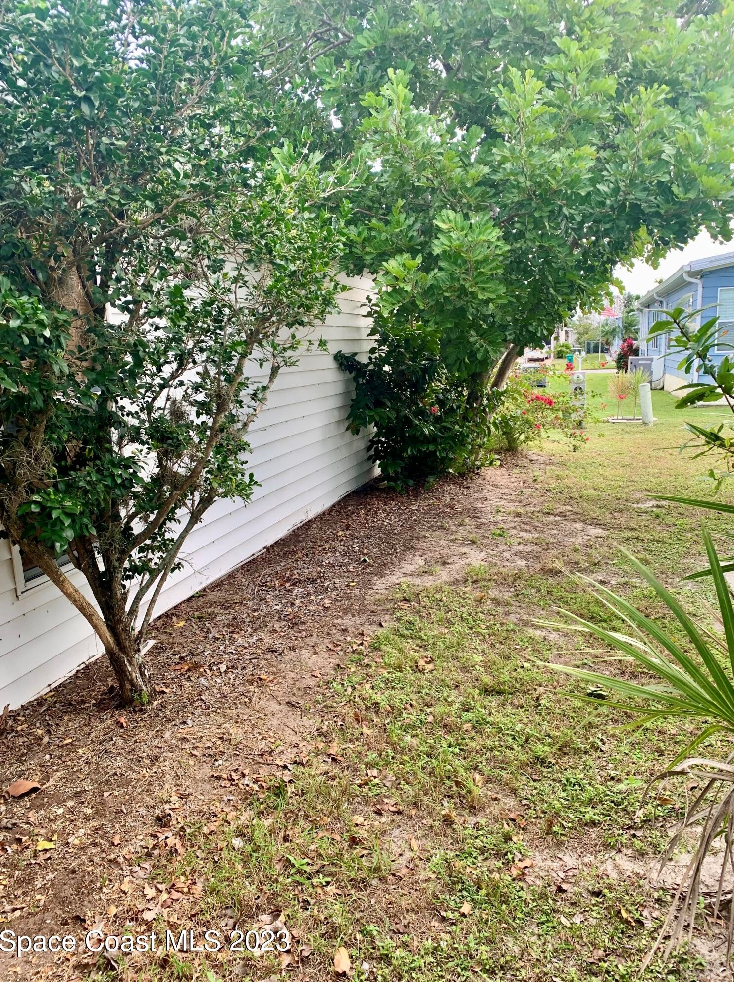 706 Periwinkle Cir, Sebastian FL  32976-7675 exterior