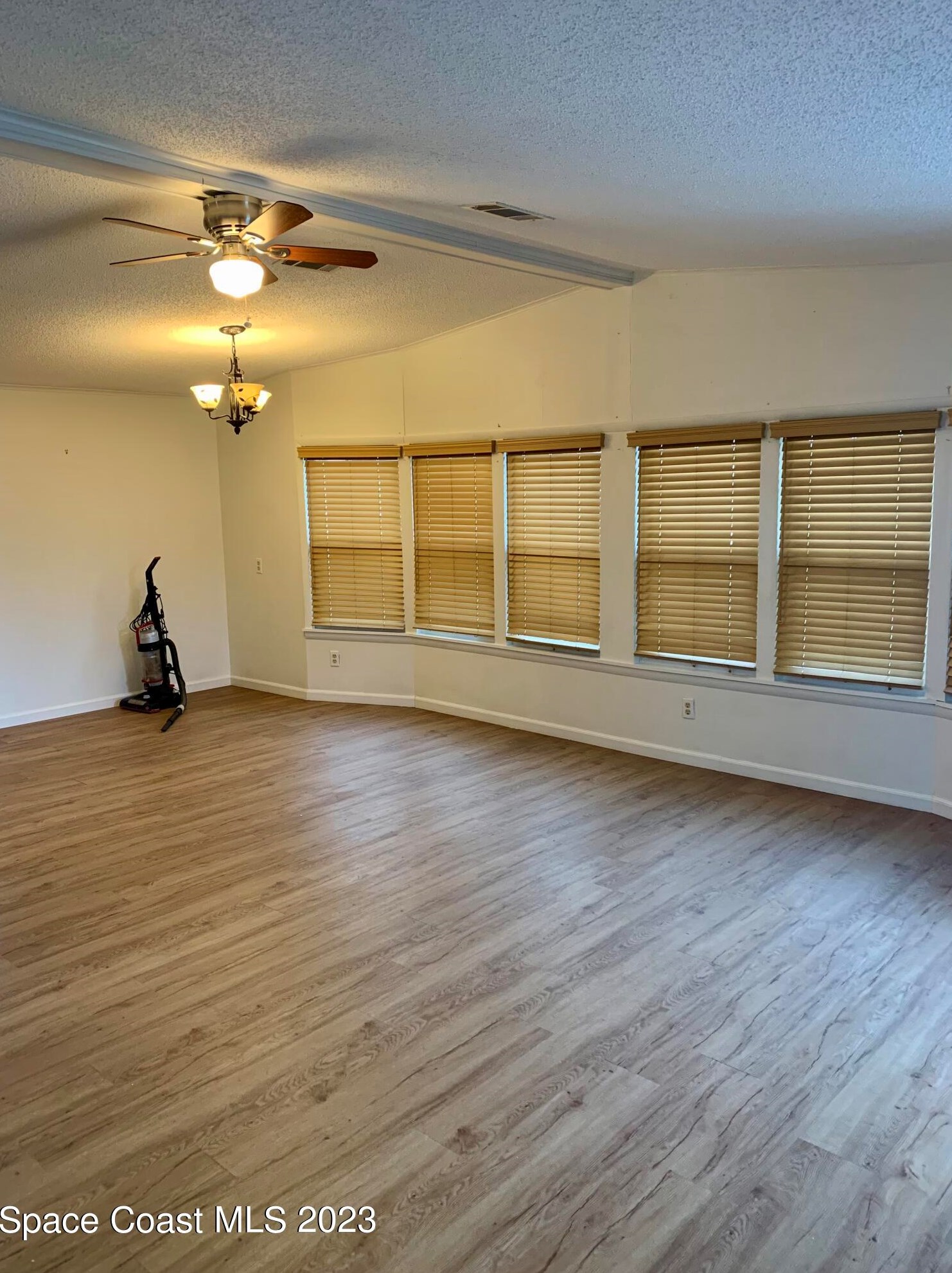 706 Periwinkle Cir, Sebastian, FL 32976