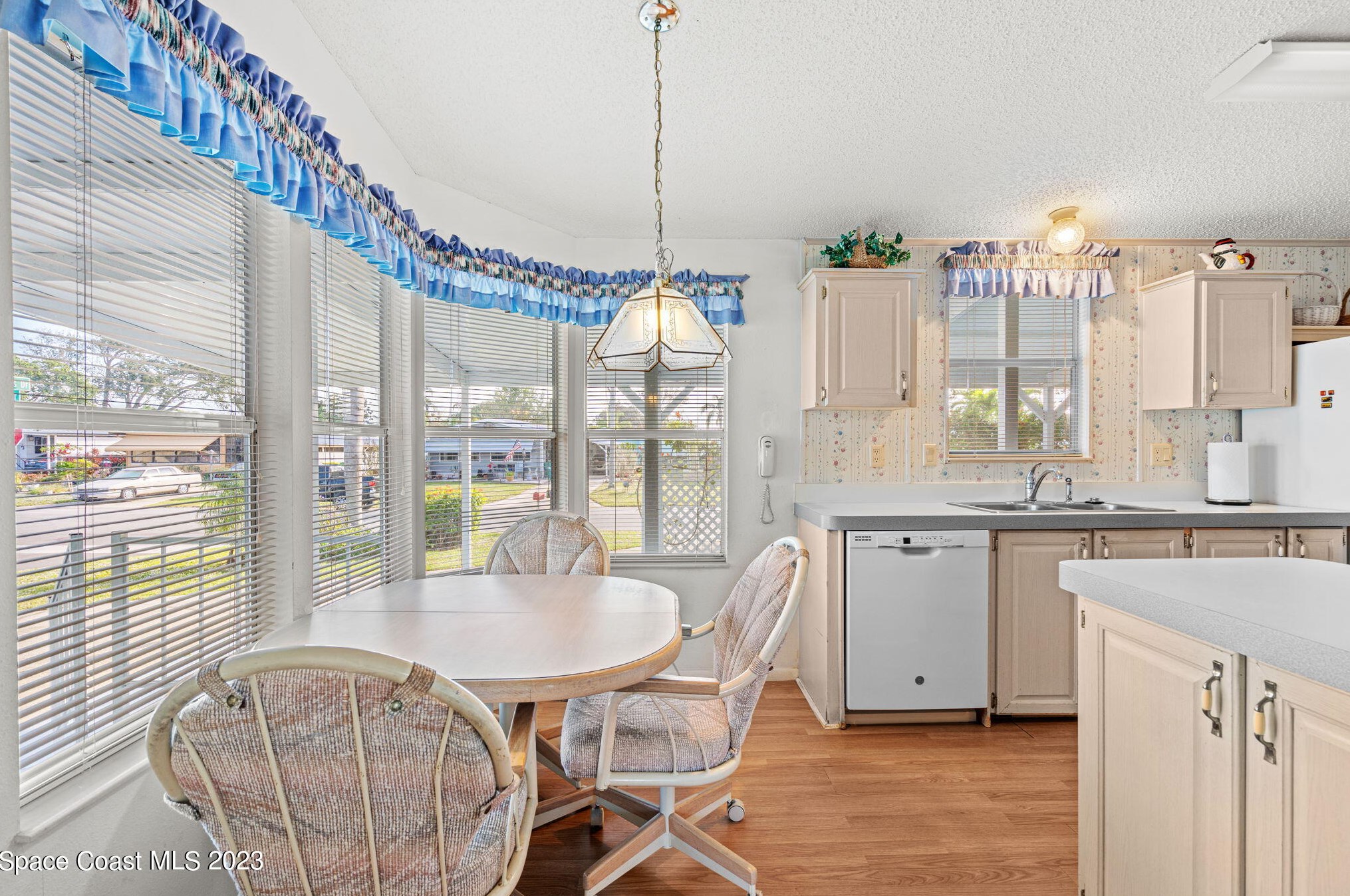 701 Gladiolus Dr, Sebastian FL  32976-7670 exterior