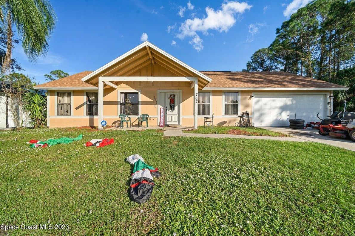 767 Daniels Ave, Melbourne, FL 32908-7458
