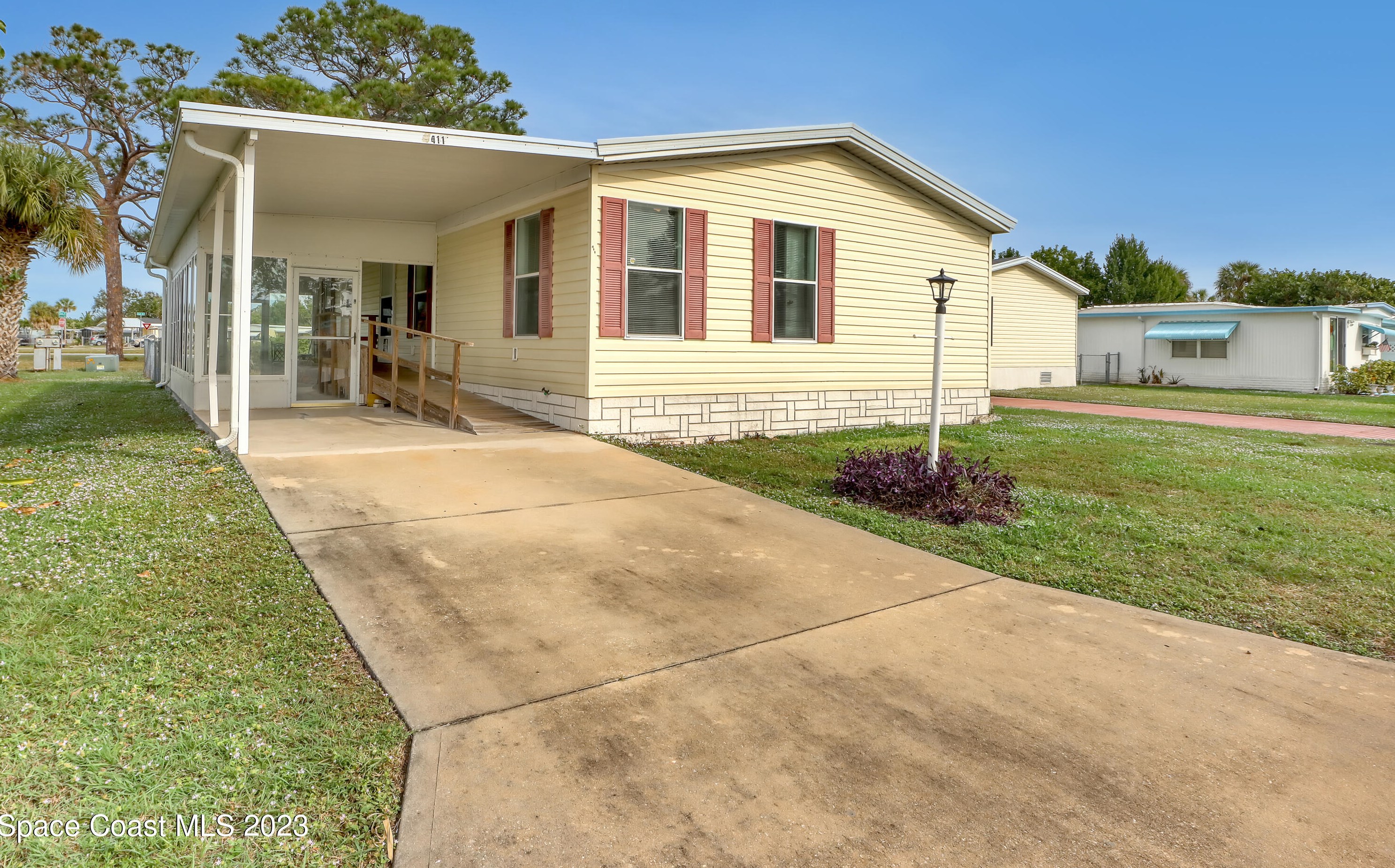 411 Egret Cir, Sebastian, FL 32976-7483