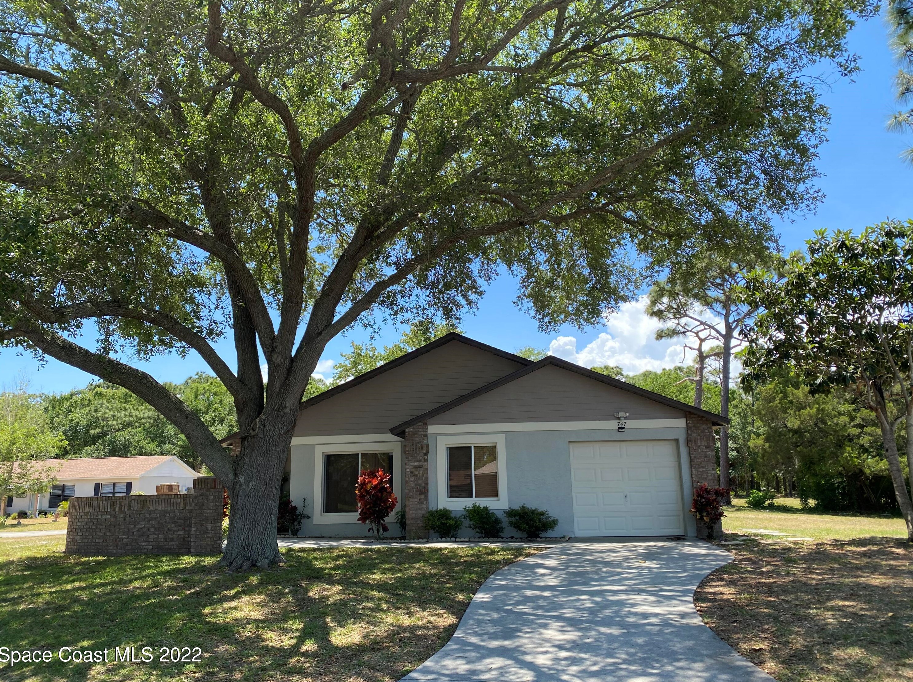 747 Samuel Chase Ln, Melbourne, FL 32904