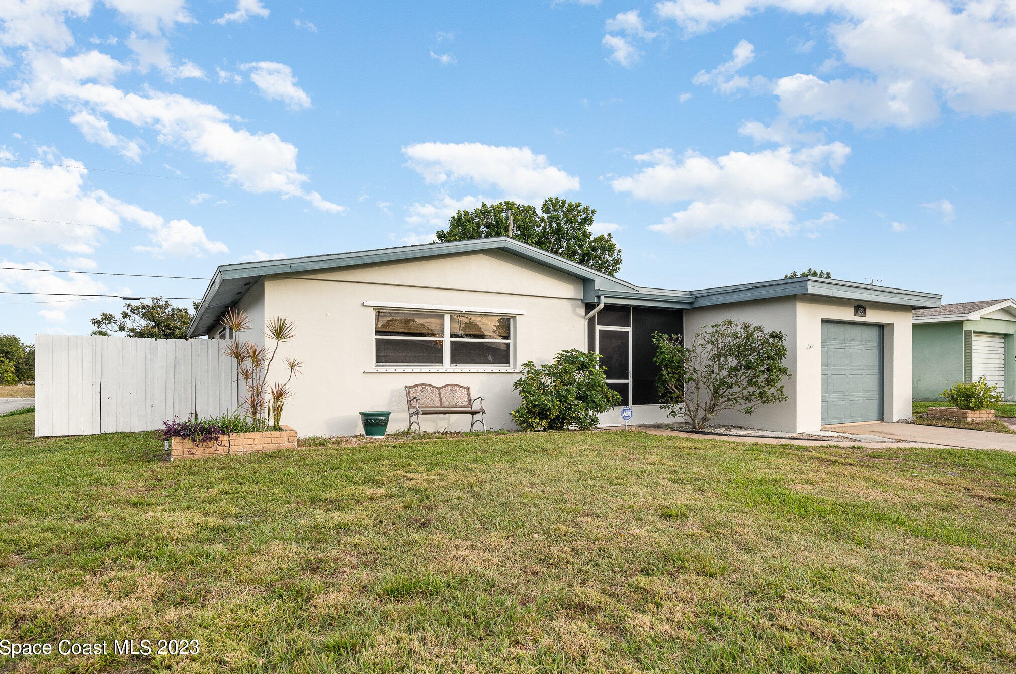 633 Ironwood Dr, Melbourne, FL 32935-6303