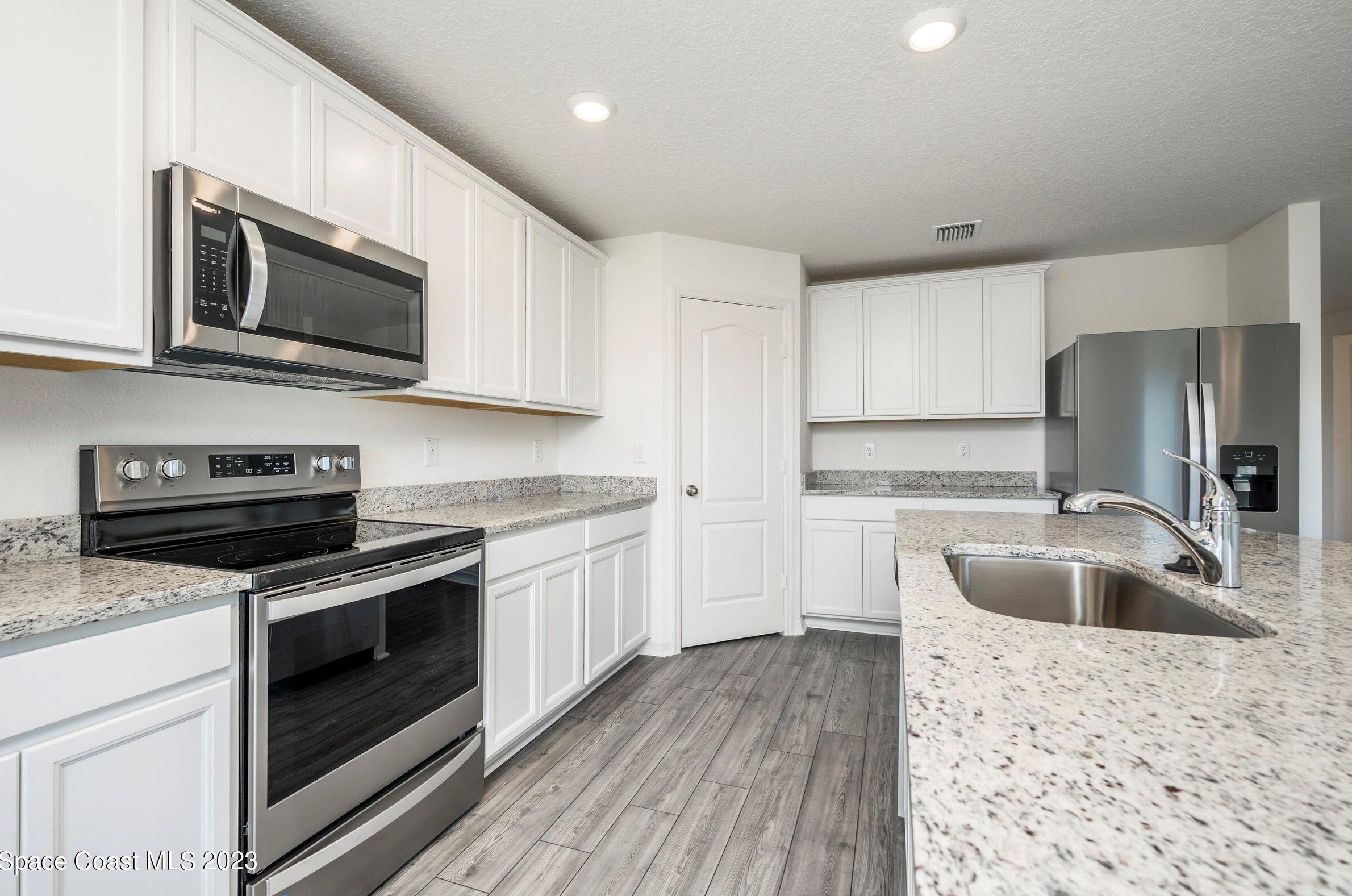 442 Old Rd, Melbourne, FL 32908-1232