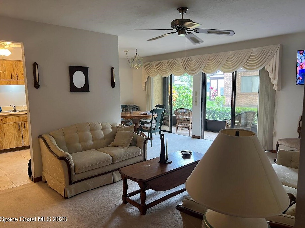 9032 Manchester Ln, Melbourne, FL 32904-2008